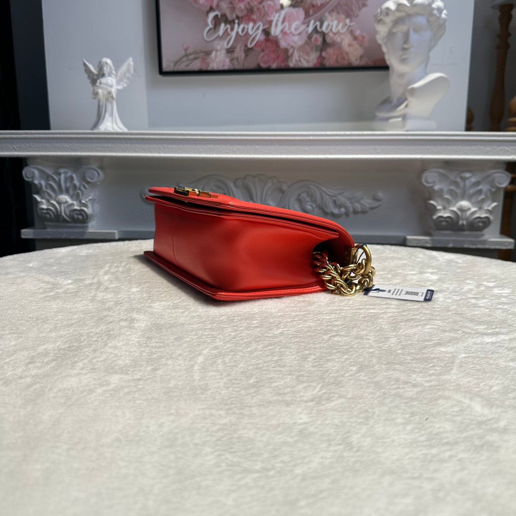 【#254】Pre-owned Chanel Medium Boy Bag Red Quilted Lambskin Leather with Gold-Tone Hardware  1