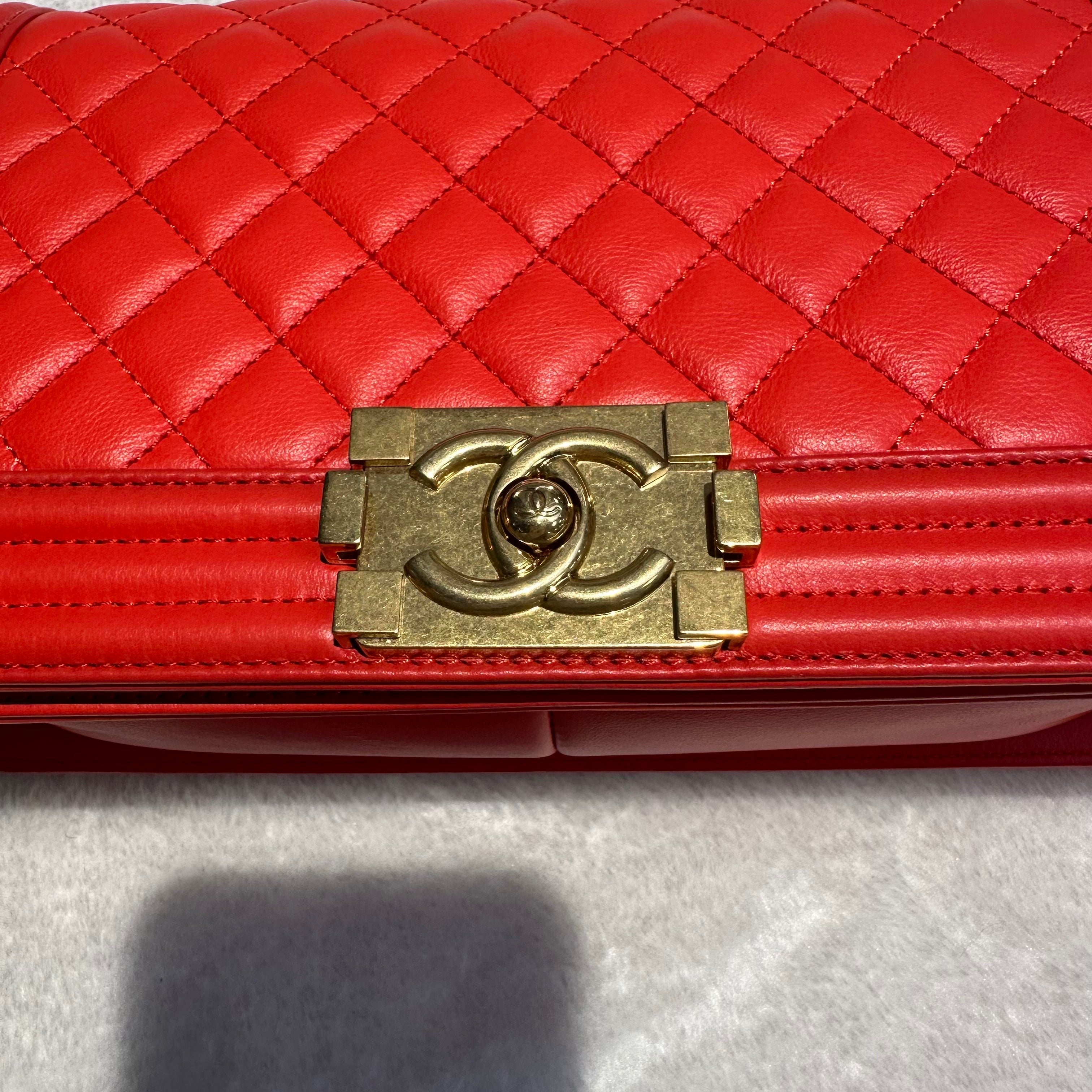 【#254】Pre-owned Chanel Medium Boy Bag Red Quilted Lambskin Leather with Gold-Tone Hardware  1