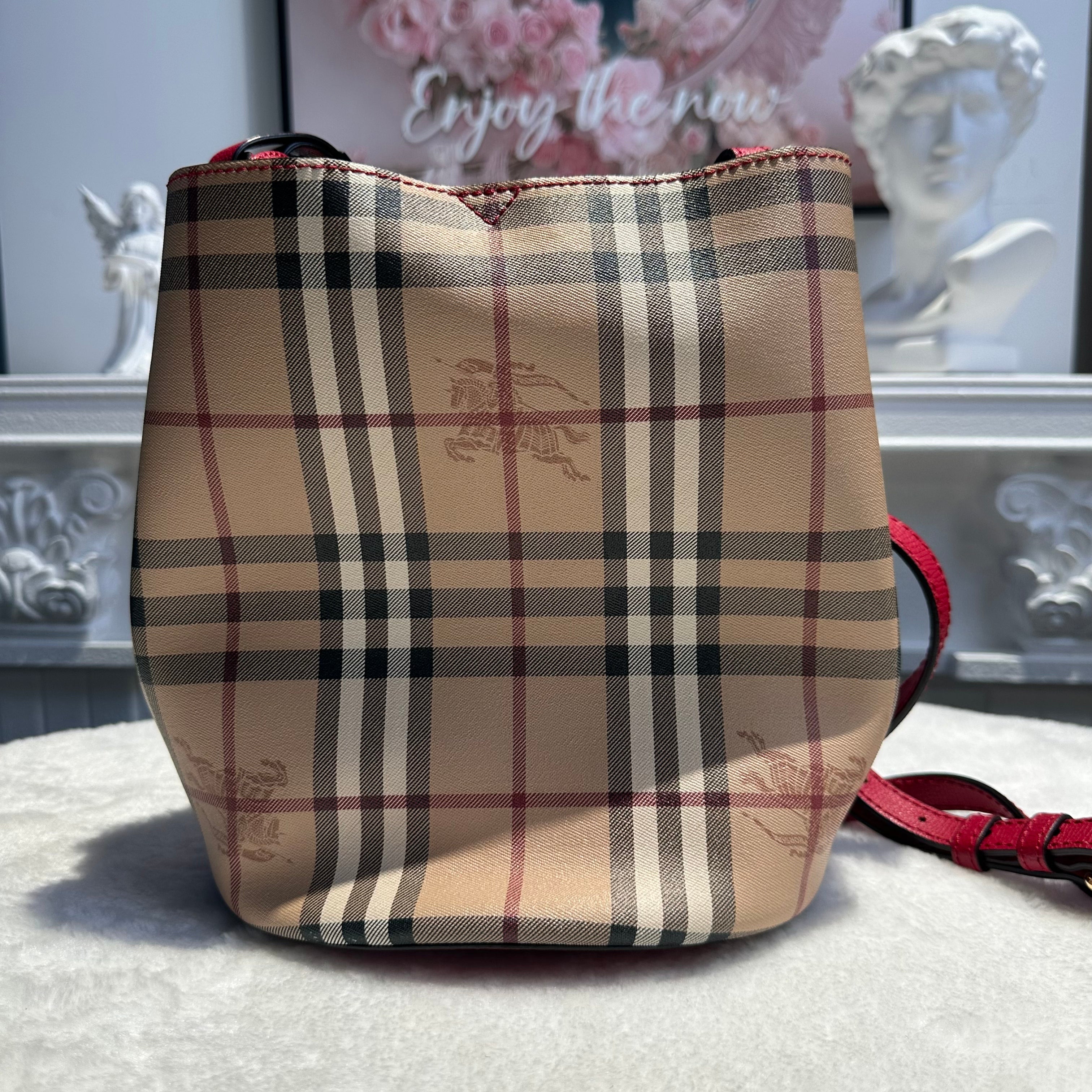 【#270】Pre-owned Burberry Small Bucket Bag Vintage Check Canvas with Red Leather Trim
