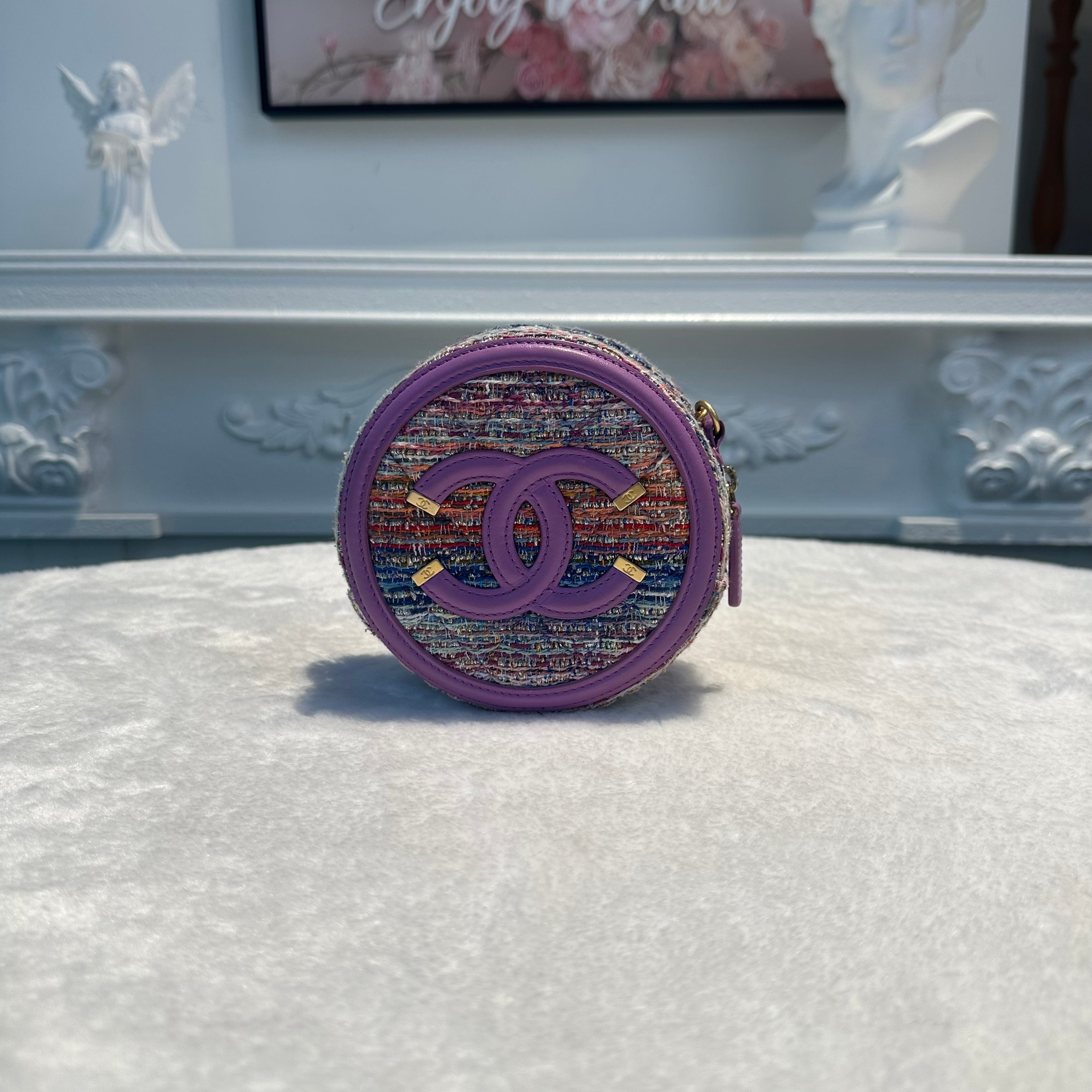 【#260】Pre-owned Chanel Round Coin Purse Multicolor Tweed with Purple Leather Trim & Gold-Tone Hardware