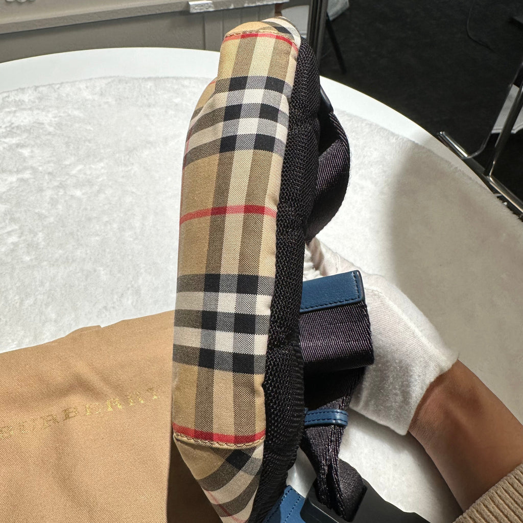 【#261】Pre-owned Burberry Check Bum Bag Beige Check Nylon with Color-Block Trim