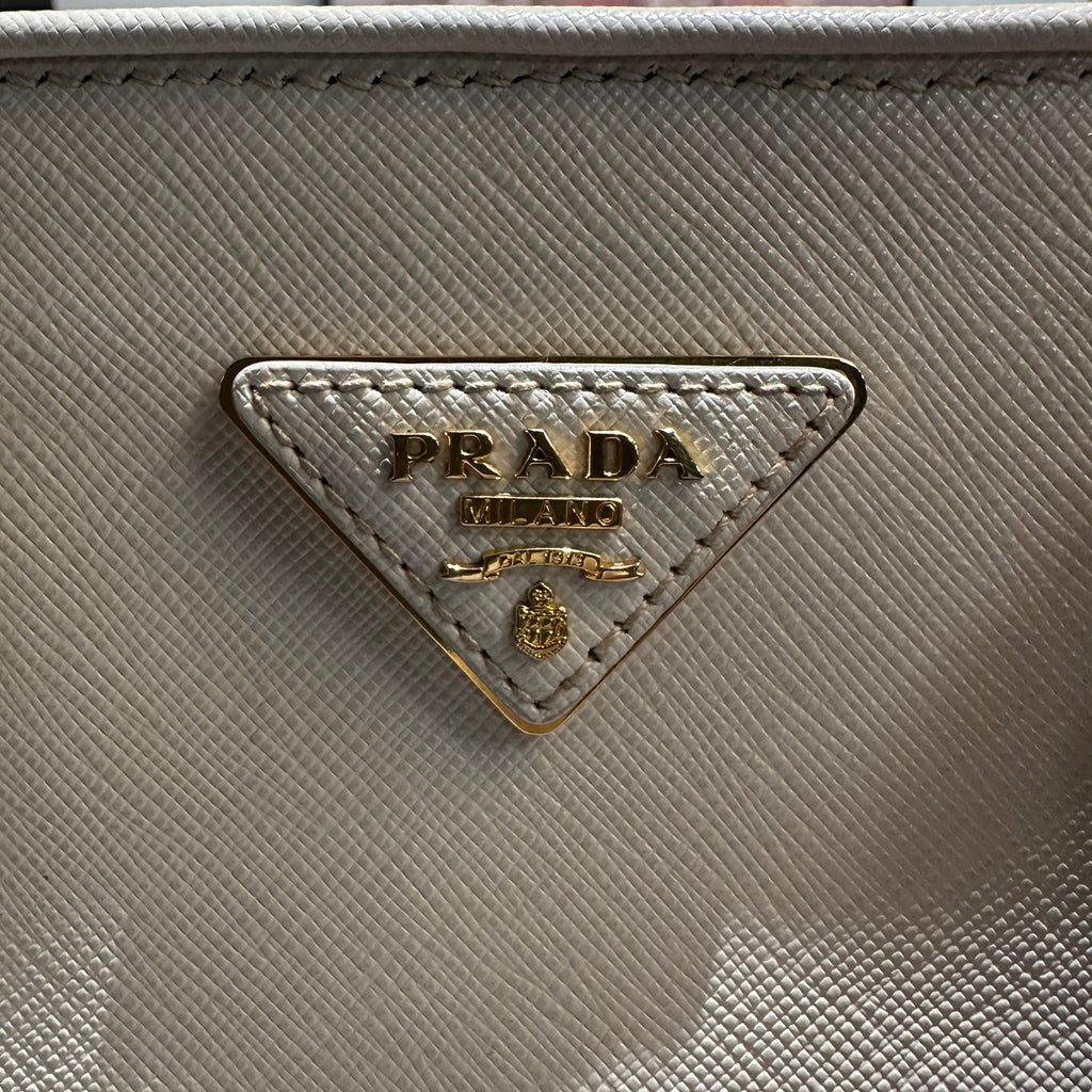 【#249】Pre-owned Prada Large Dome Bag White Saffiano Leather with Gold-Tone Hardware