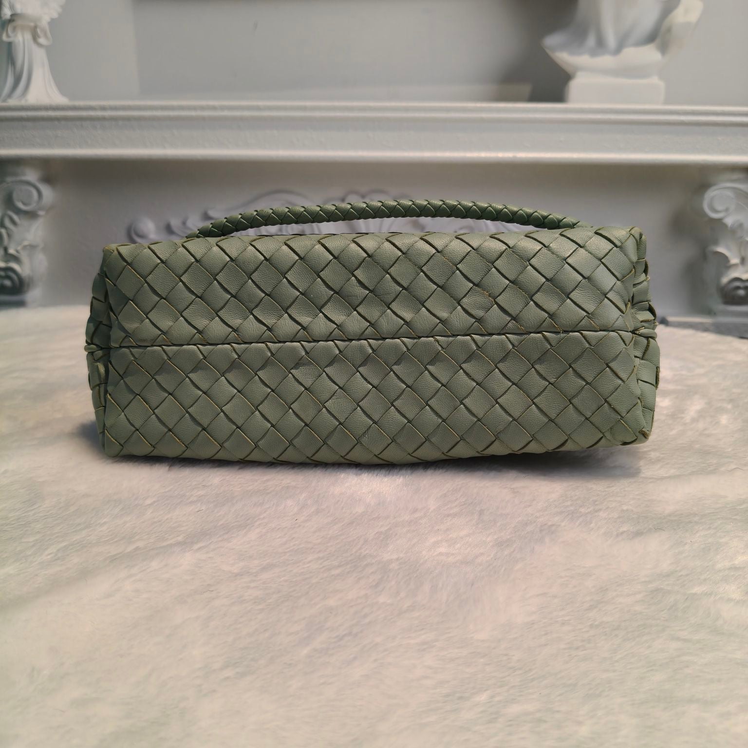 【#129】Pre-owned BOTTEGA VENETA Intrecciato Small Light Green Lambskin clutch HZ2601190&&