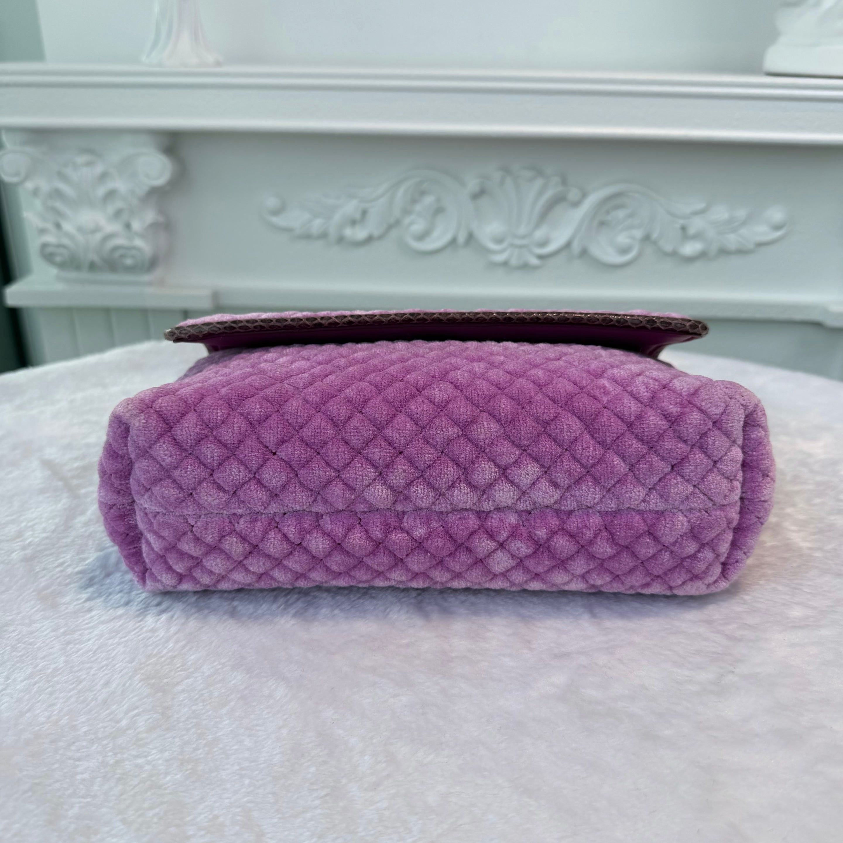 【#279】Pre-owned Bottega Veneta Medium Chain Bag Quilted Velvet in Lilac Purple with Dark Gunmetal Hardware