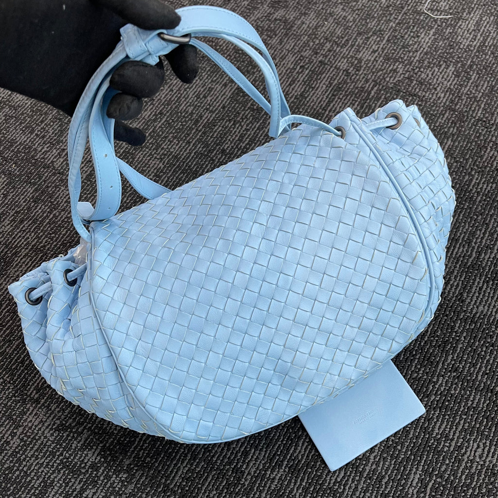 【#132】Pre-owned BOTTEGA VENETA The Pouch Intrecciato Baby Blue Nappa Leather Shoulder Bag HZ2511010&&