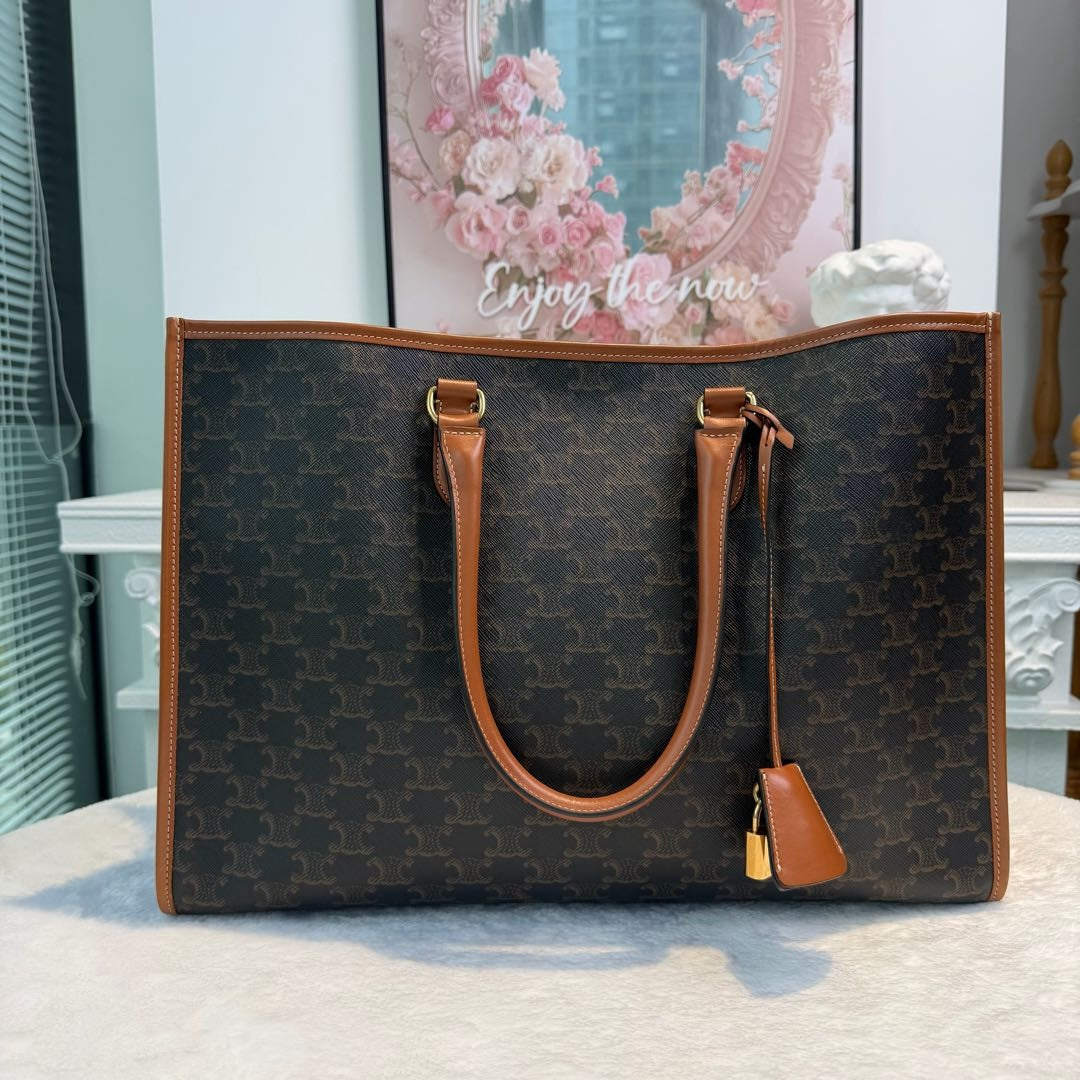 【#284】Pre-owned Celine Horizontal Cabas Tote Bag Triomphe Coated Canvas in Brown with Tan Leather Trim
