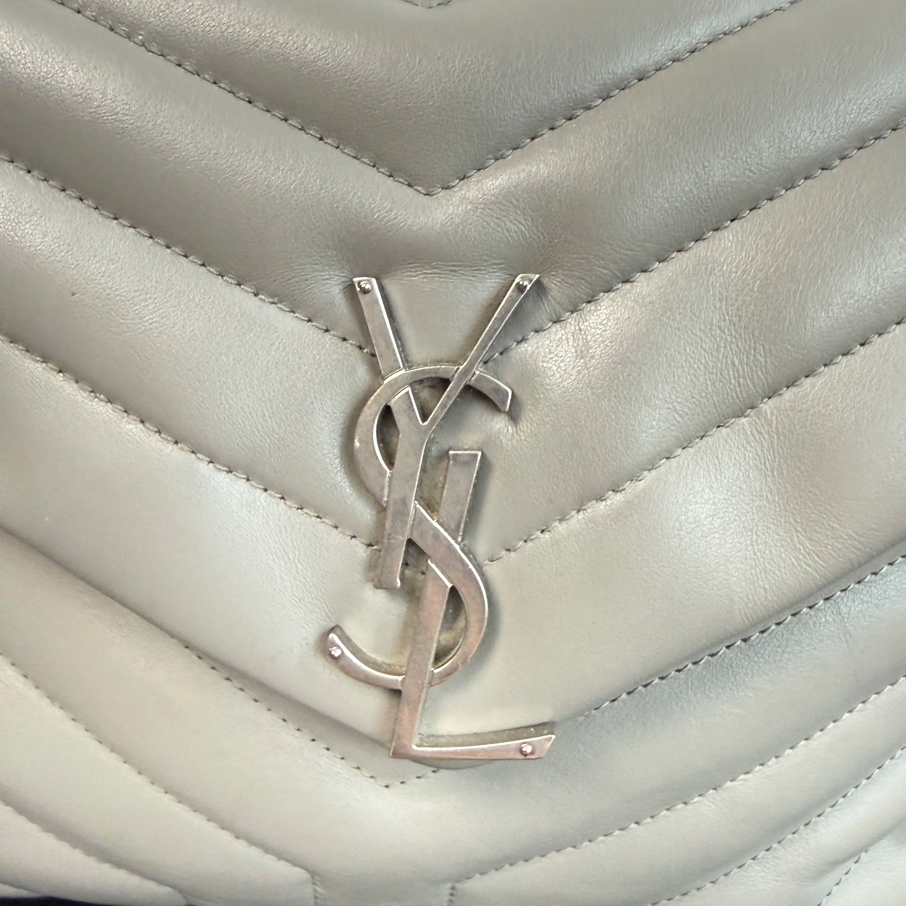 【#126】Pre-owned YSL LouLou Puffer Medium Grey Calfskin Shoulder Bag HZ2510180&&