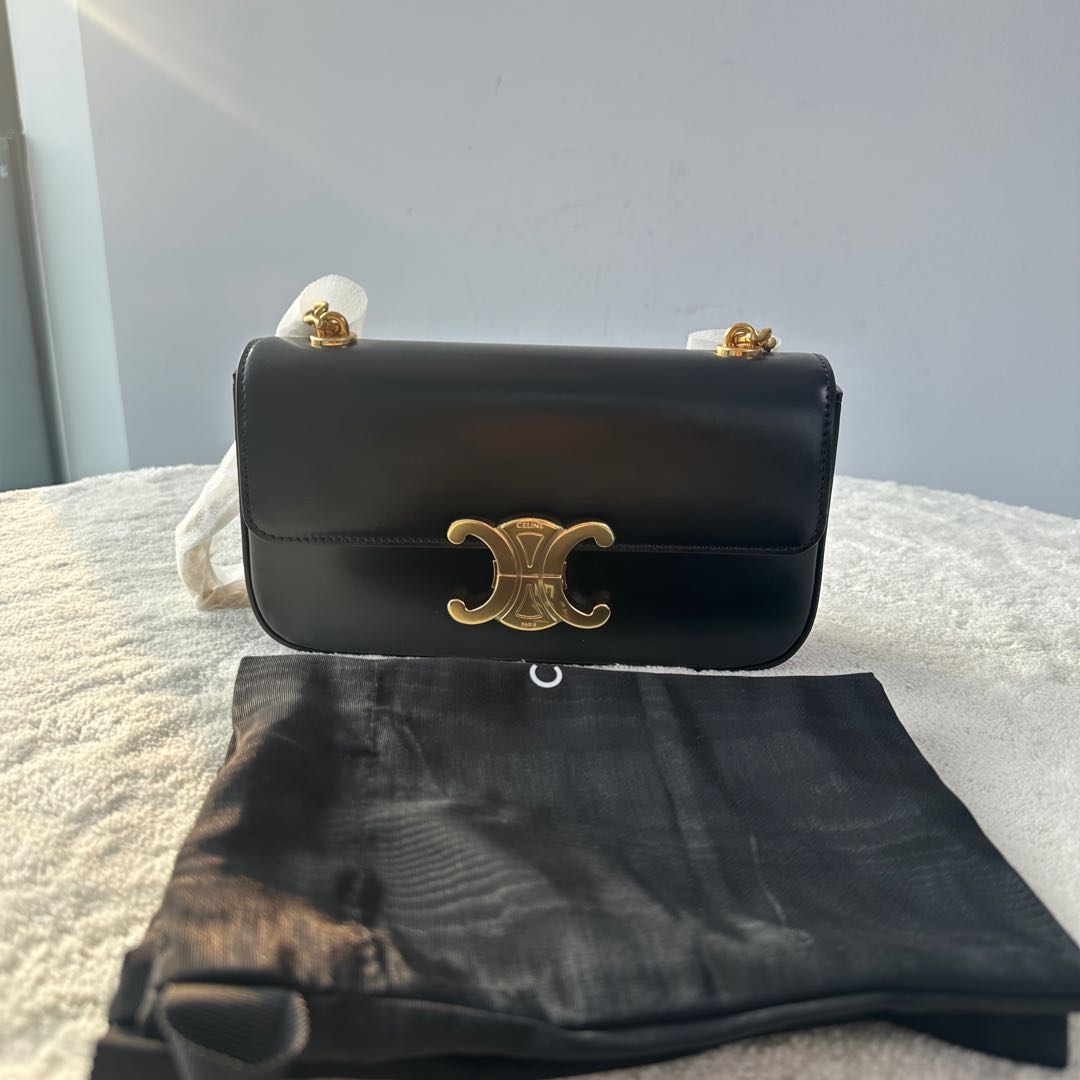 【#219】Pre-owned Celine Triomphe Medium Shoulder Bag Black Shiny Calfskin Leather