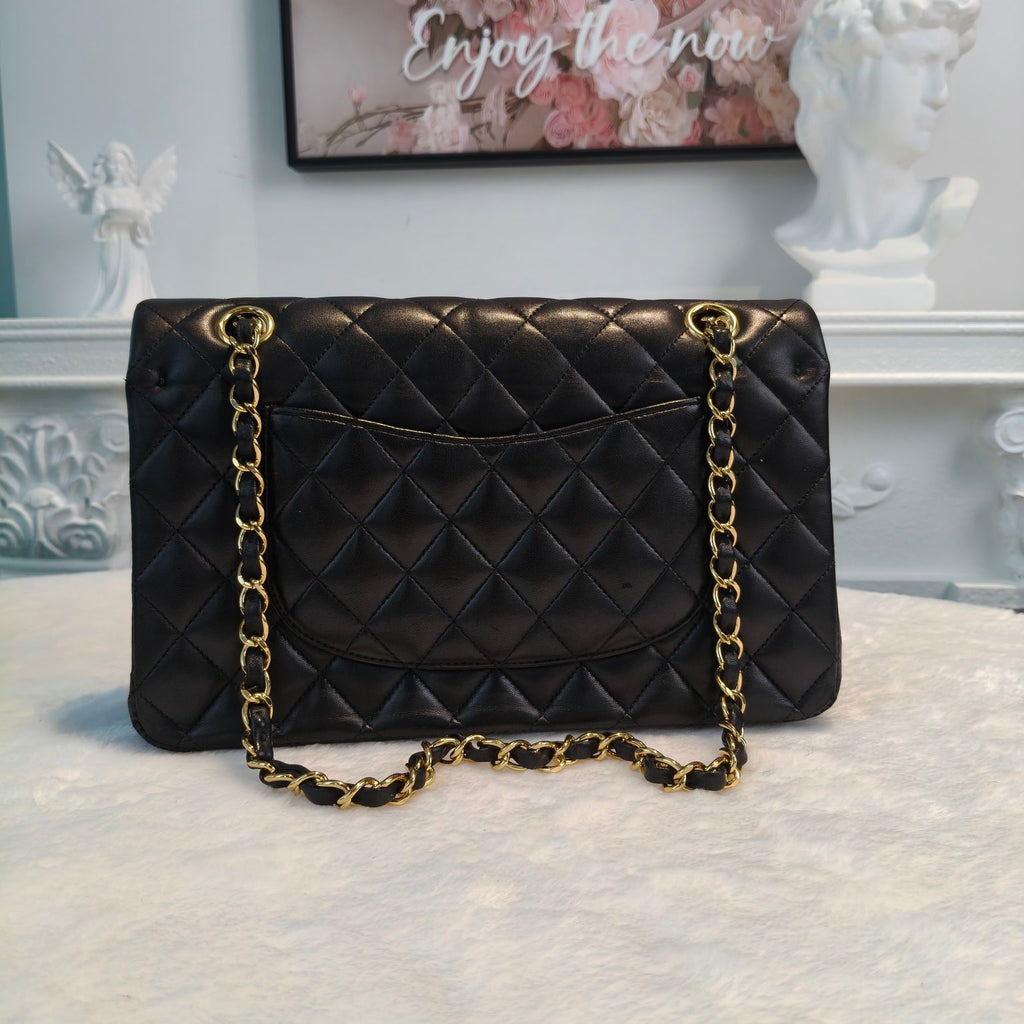 【#022】Pre-owned Chanel Medium Classic Flap Black Lambskin Leather Shoulder Bag HZ2601190&&