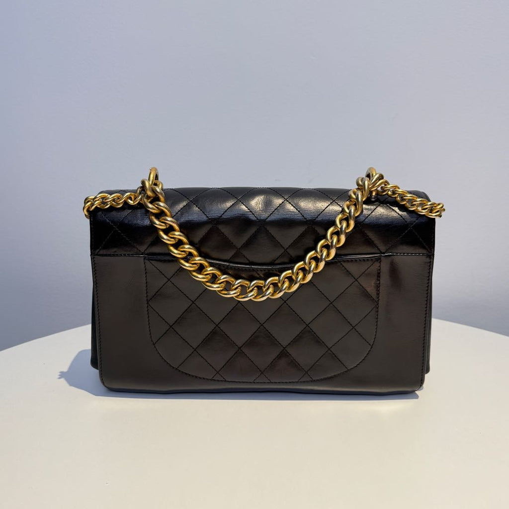 【#026】Pre-owned Chanel Large Classic Flap Black Caviar Leather Shoulder Bag HZ251106017