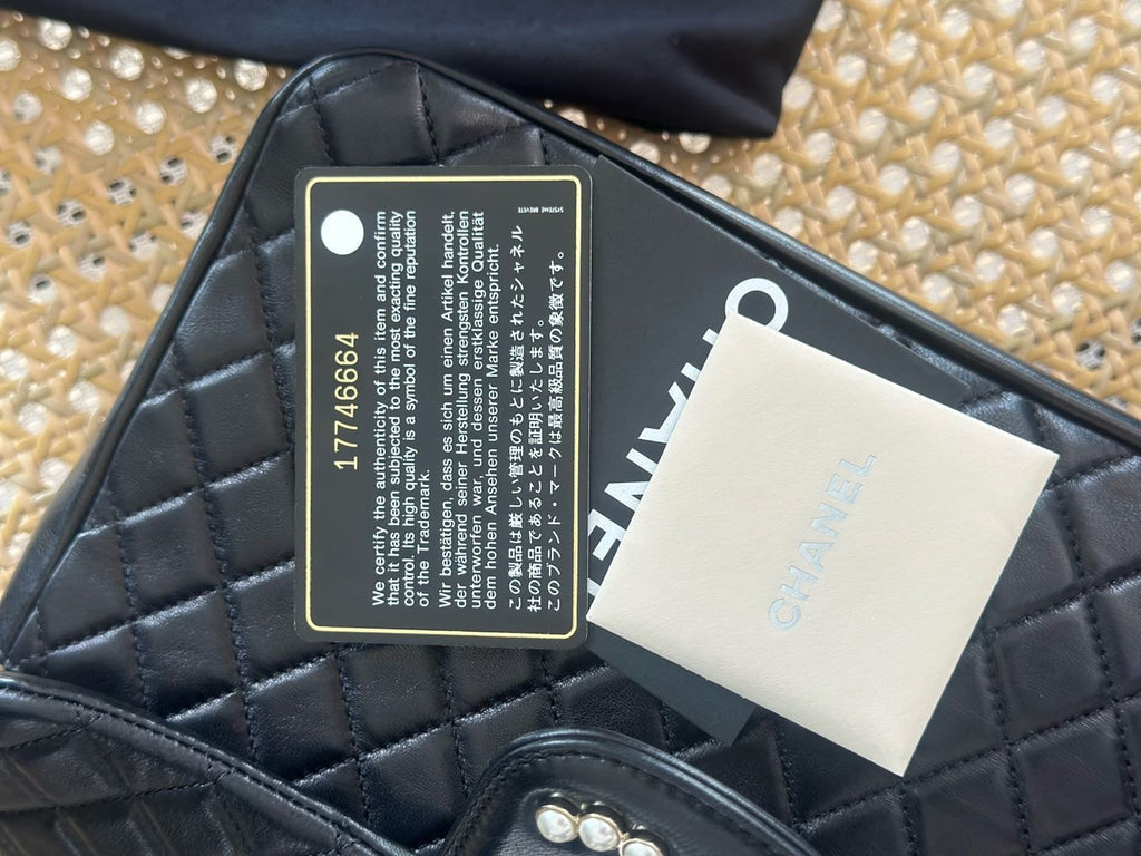 【#037】Pre-owned Chanel Medium Classic Flap Black Caviar Leather Pearl CC Clasp Shoulder Bag HZ25071101300052