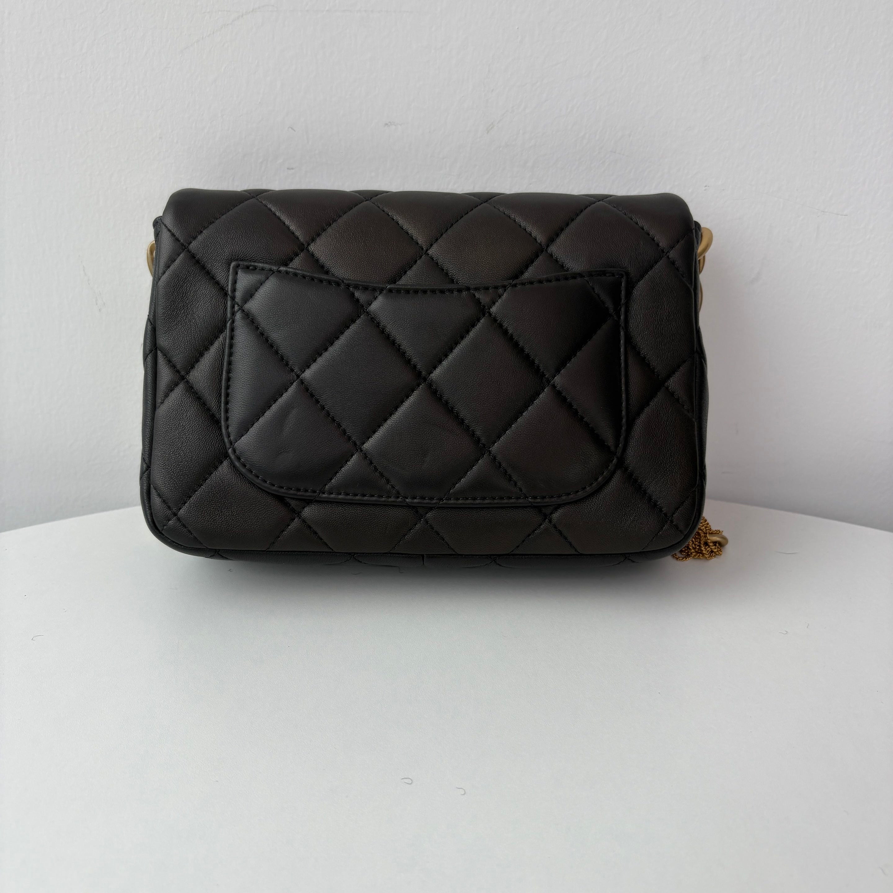 【#039】Pre-owned Chanel Mini Classic Flap Black Lambskin Shoulder Bag HZ2507150MC