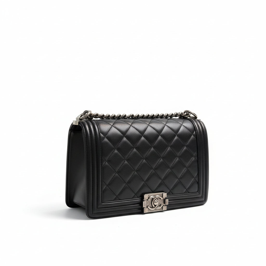 【#277】Pre-owned Chanel Boy Medium Bag Quilted Lambskin in Black with Ruthenium Hardware