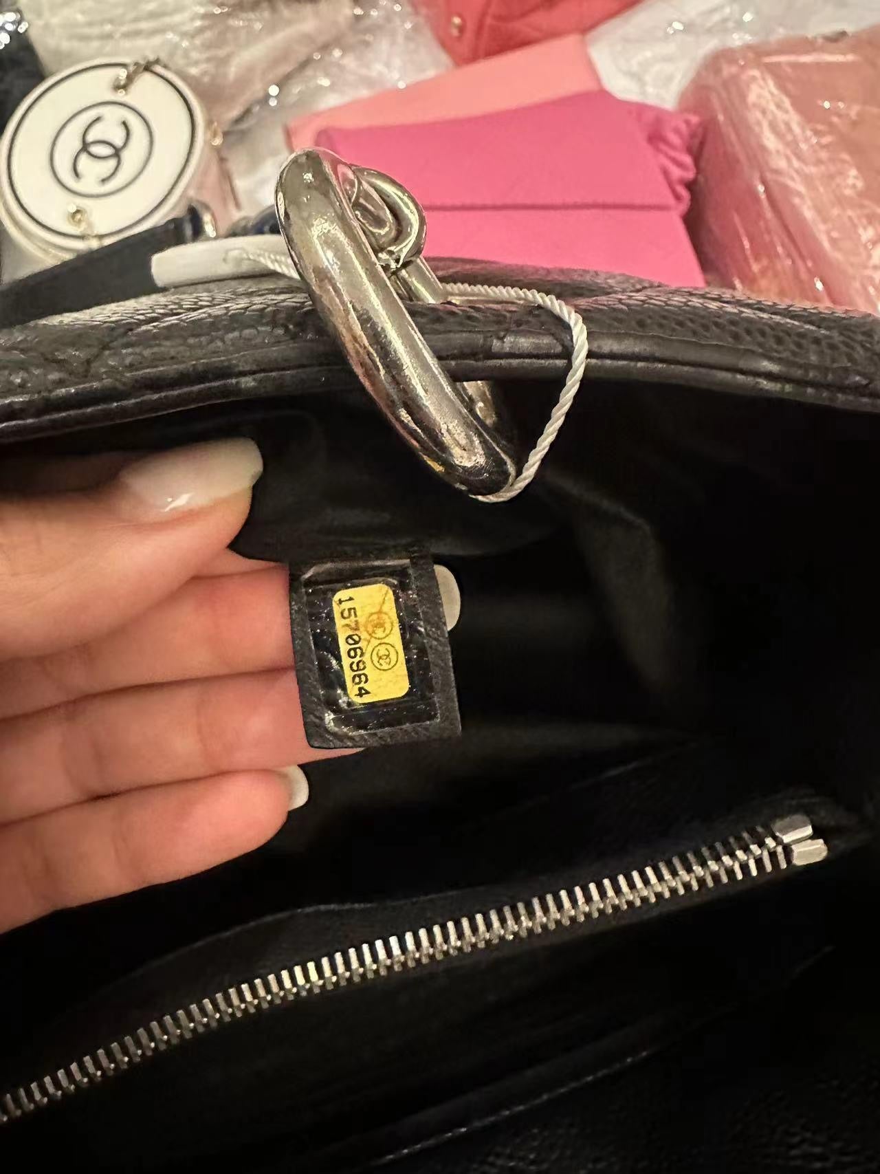 【#041】Pre-owned Chanel Medium 19 Bag Black Caviar Leather Shoulder Bag HZ250422011