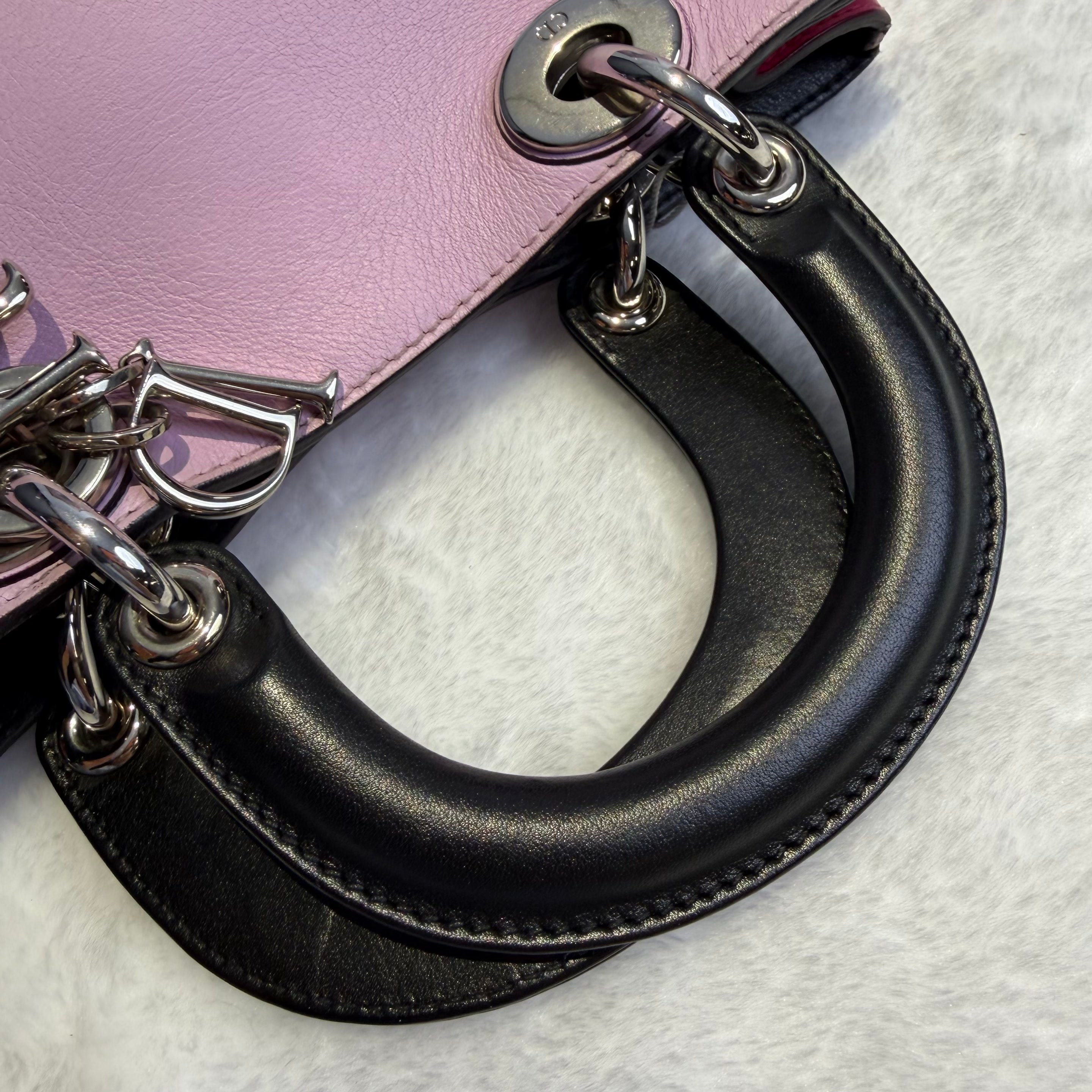 【#137】Pre-owned Dior Diorissimo Small Light Purple and Black Calfskin Leather with Silver Charm Shoulder Bag / Tote Bag HZ2602070147&&