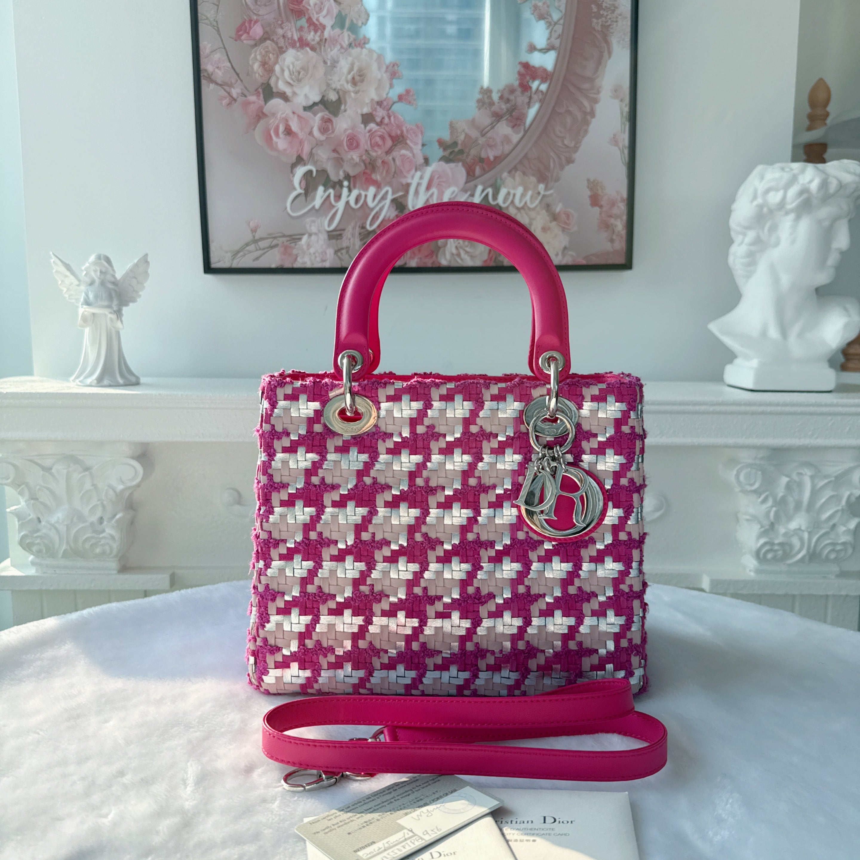 【#143】Pre-owned Dior Lady Dior Medium Fuchsia and White Raffia Woven  Shoulder Bag HZ251225013