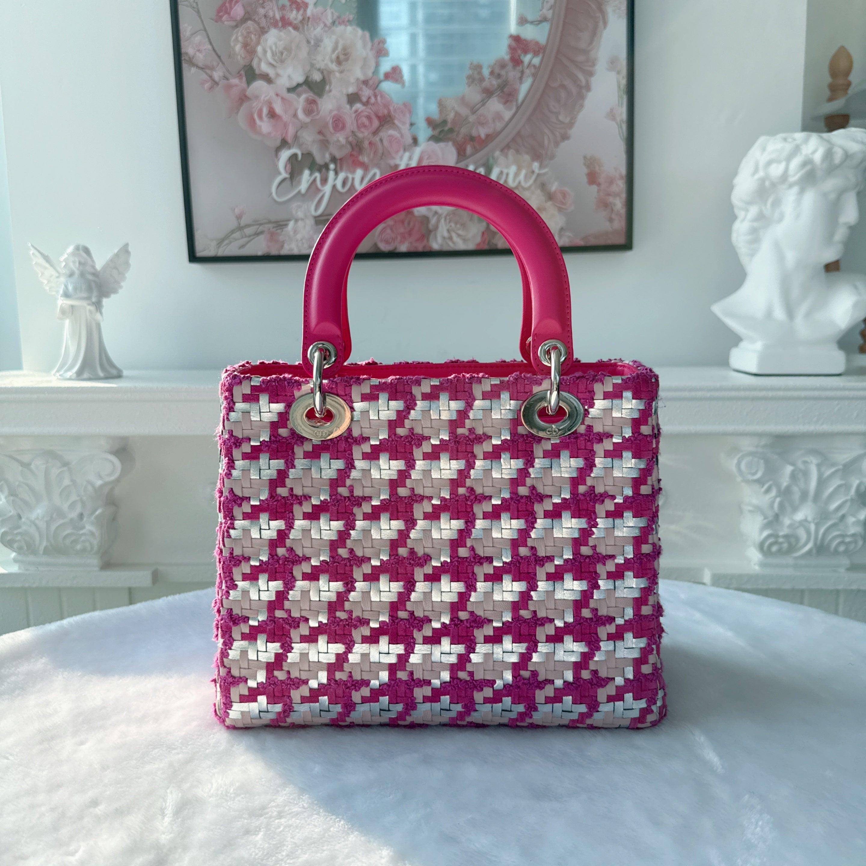 【#143】Pre-owned Dior Lady Dior Medium Fuchsia and White Raffia Woven  Shoulder Bag HZ251225013