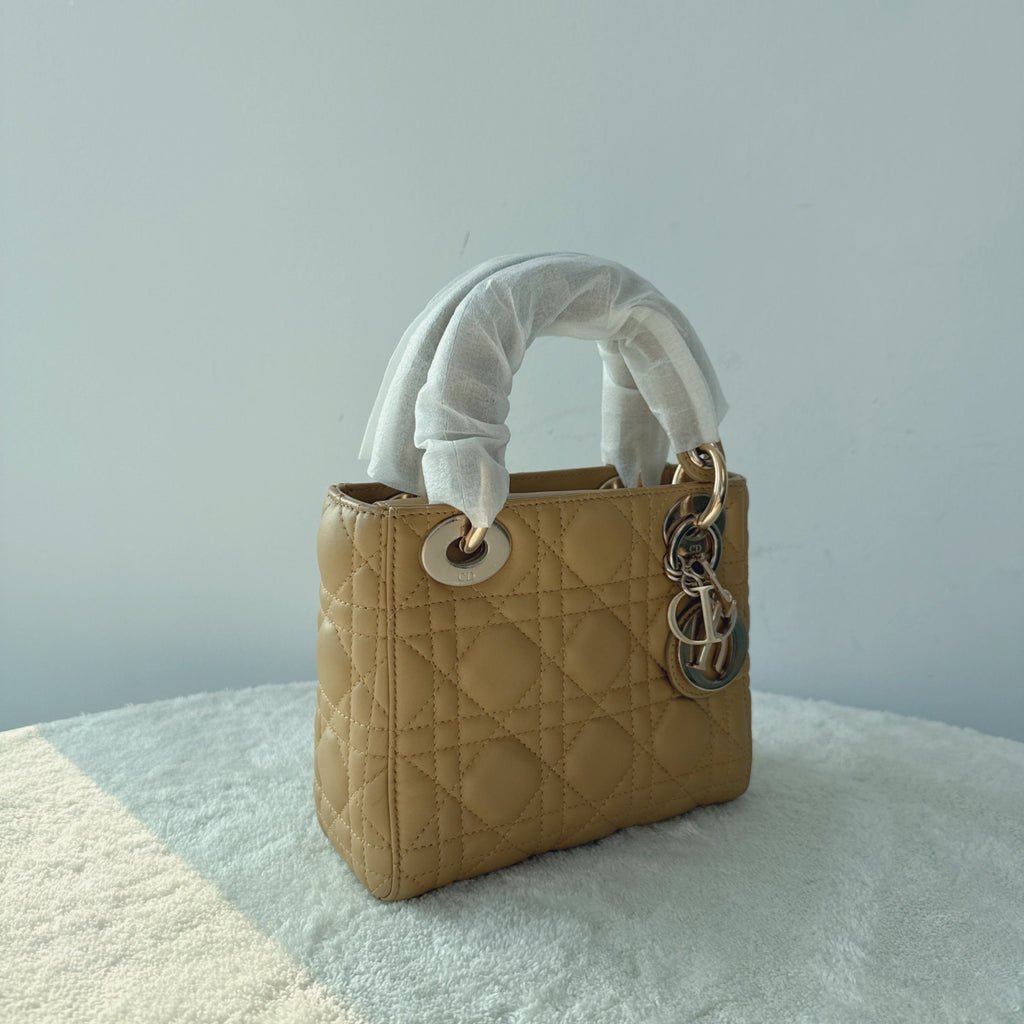 【#144】Pre-owned Dior Lady Dior Mini Latte Cannage Calfskin Leather Gold Hardware with Matte Charm Shoulder Bag  HZ251218019