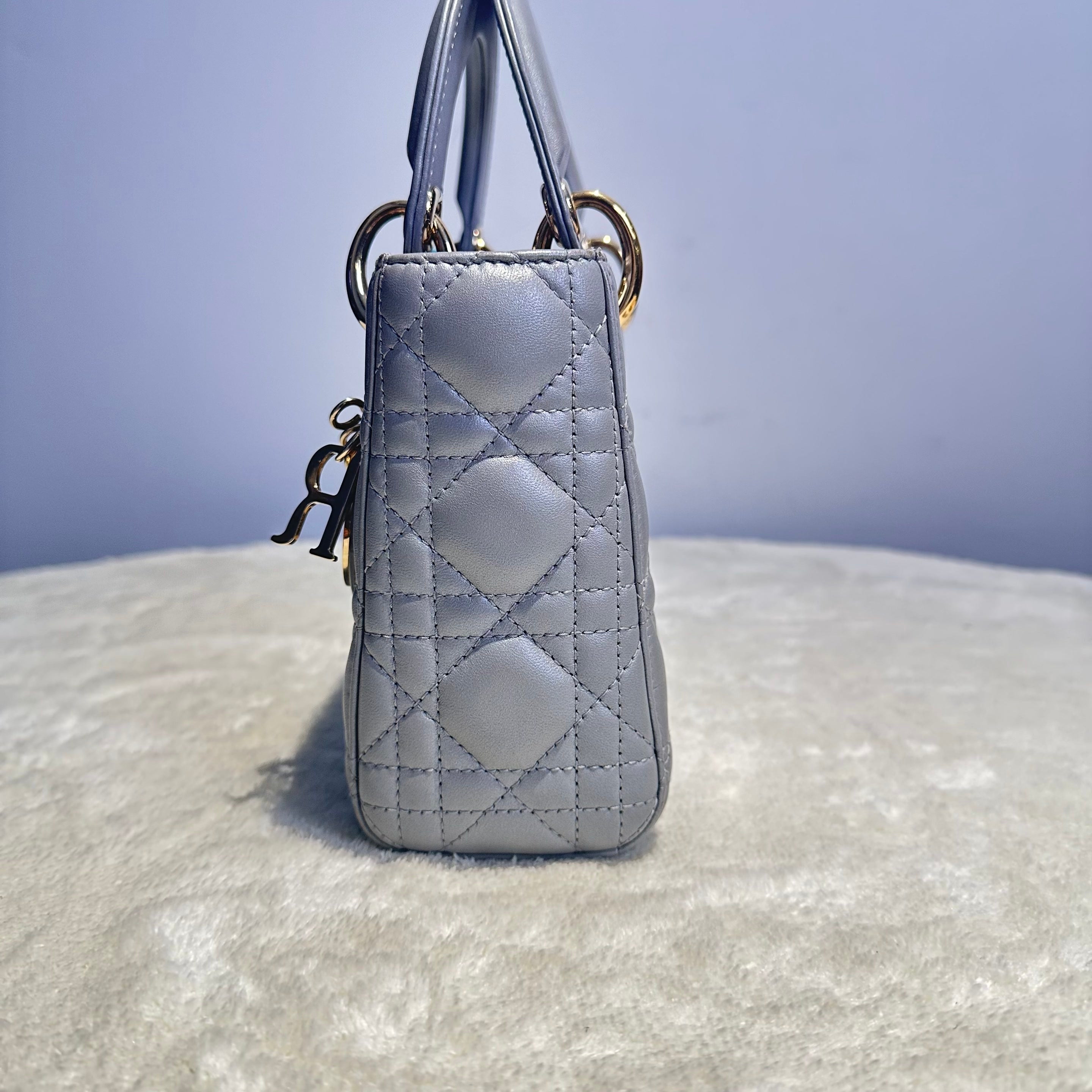 【#146】Pre-owned Dior Lady Dior Mini Pearl Grey Cannage Lambskin Gold Hardware Shoulder Bag HZ251215018