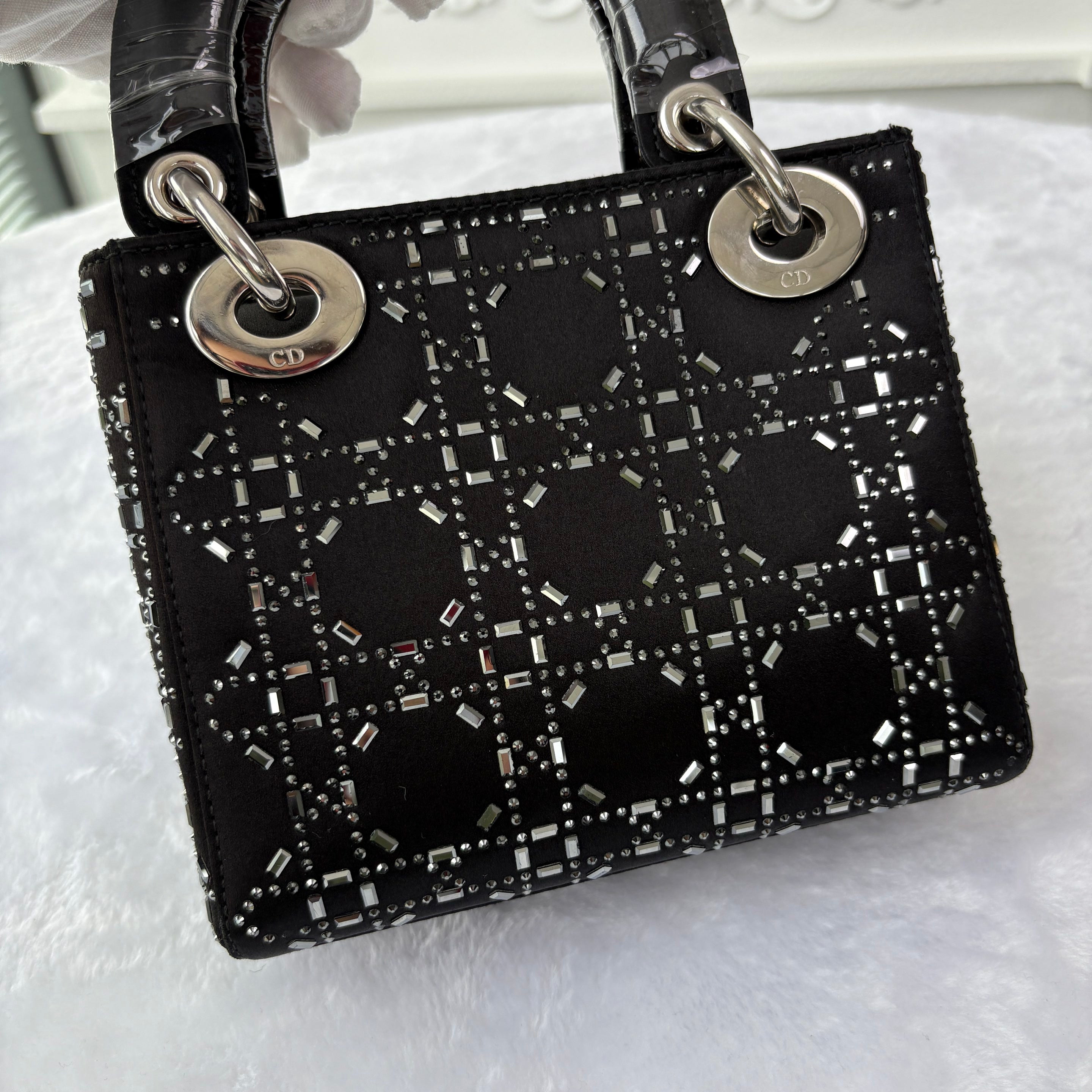 【#151】Pre-owned Dior Lady Dior Mini Black Cannage Satin Silver Hardware Shoulder Bag HZ251101018