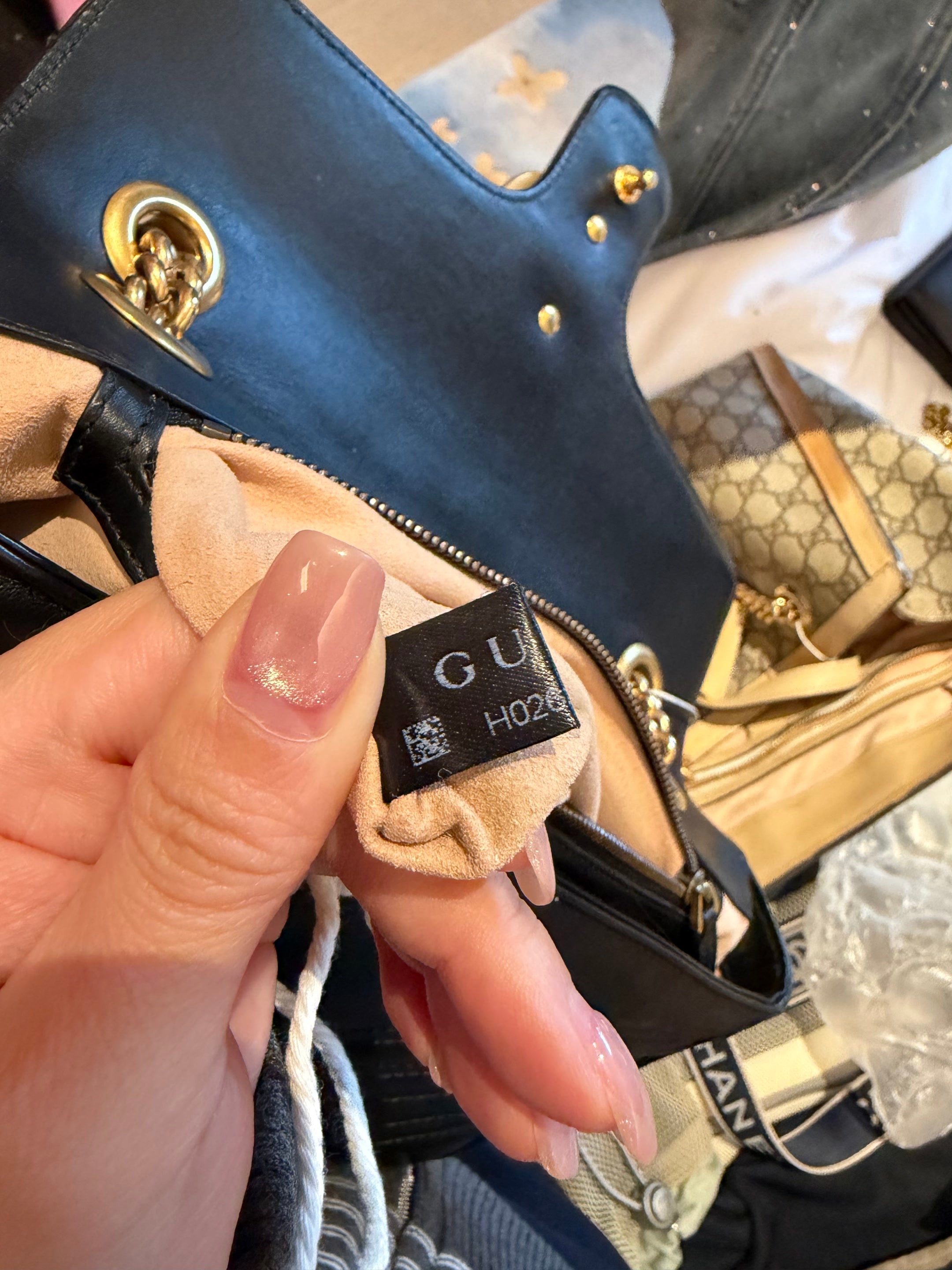 【#184】Pre-owned GUCCI Marmont Medium 26cm Black Matelassé Calfskin Leather Chain Shoulder Bag