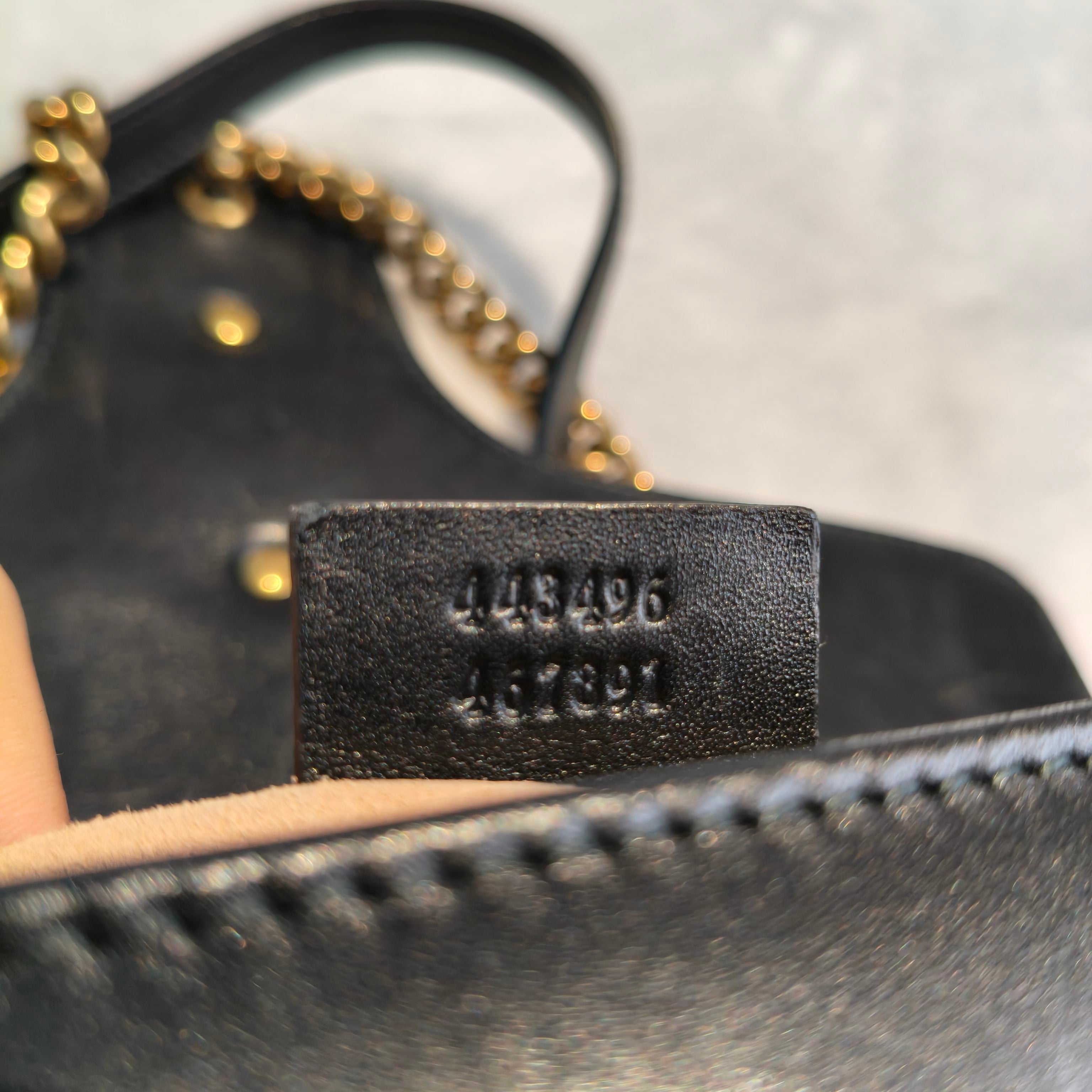 【#180】Pre-owned Gucci GG Marmont Medium Bag Black Matelassé Leather