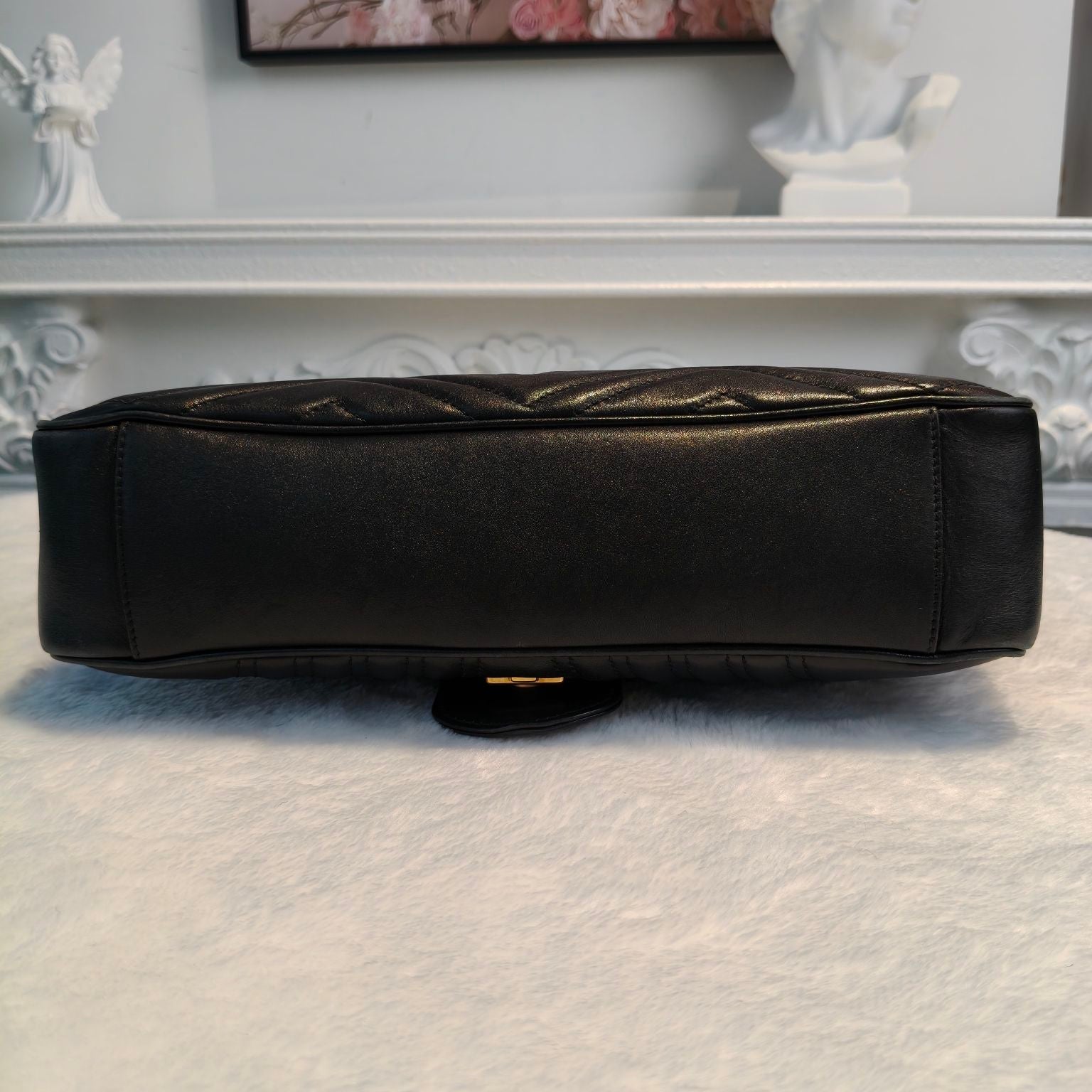 【#180】Pre-owned Gucci GG Marmont Medium Bag Black Matelassé Leather