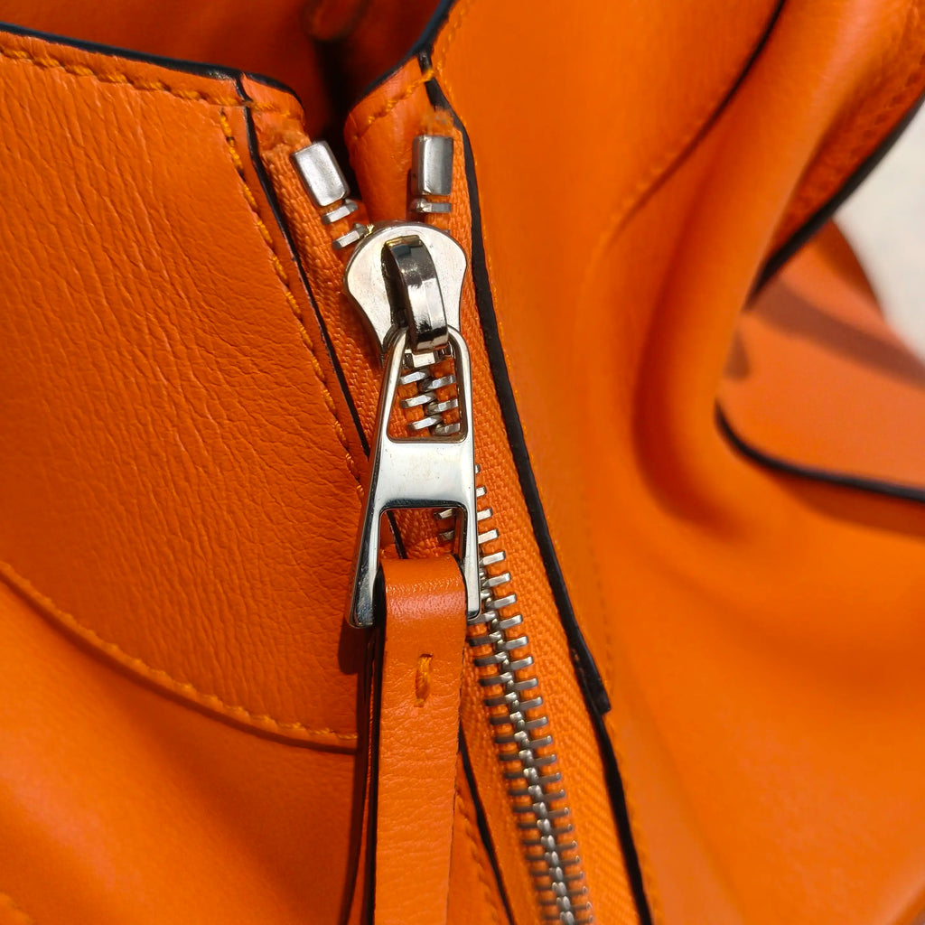 【#110】Pre-owned Loewe Anton Small Orange Calfskin Crossbody Bag HZ260119016