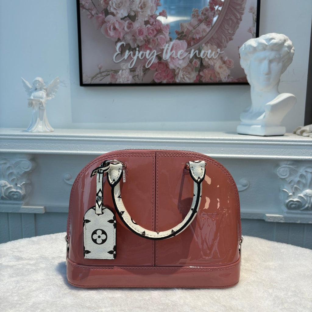 【#291】Pre-owned Louis Vuitton Alma BB Bag Vernis Patent Leather in Rose Pink with Monogram Luggage Tag