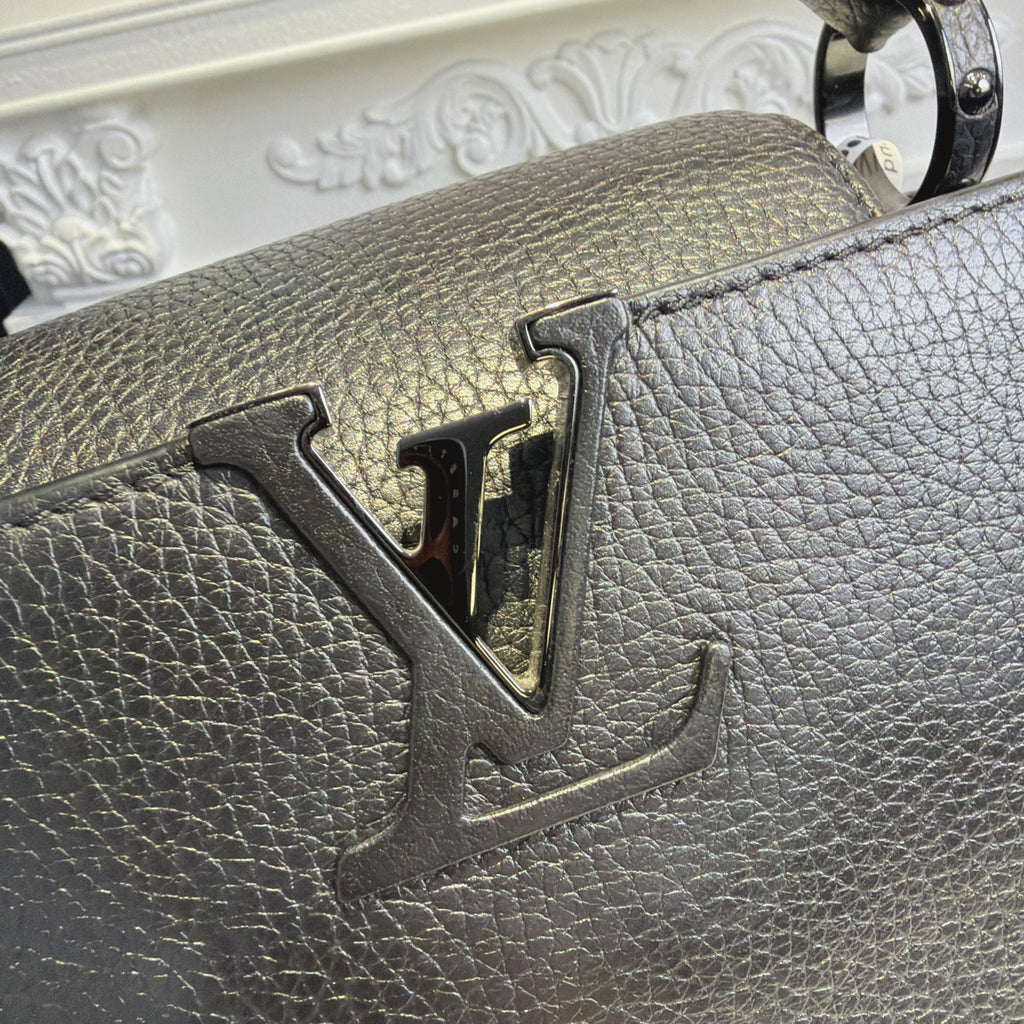 【#064】Pre-owned Louis Vuitton Capucines MM Black Noir Taurillon Leather Top Handle Bag