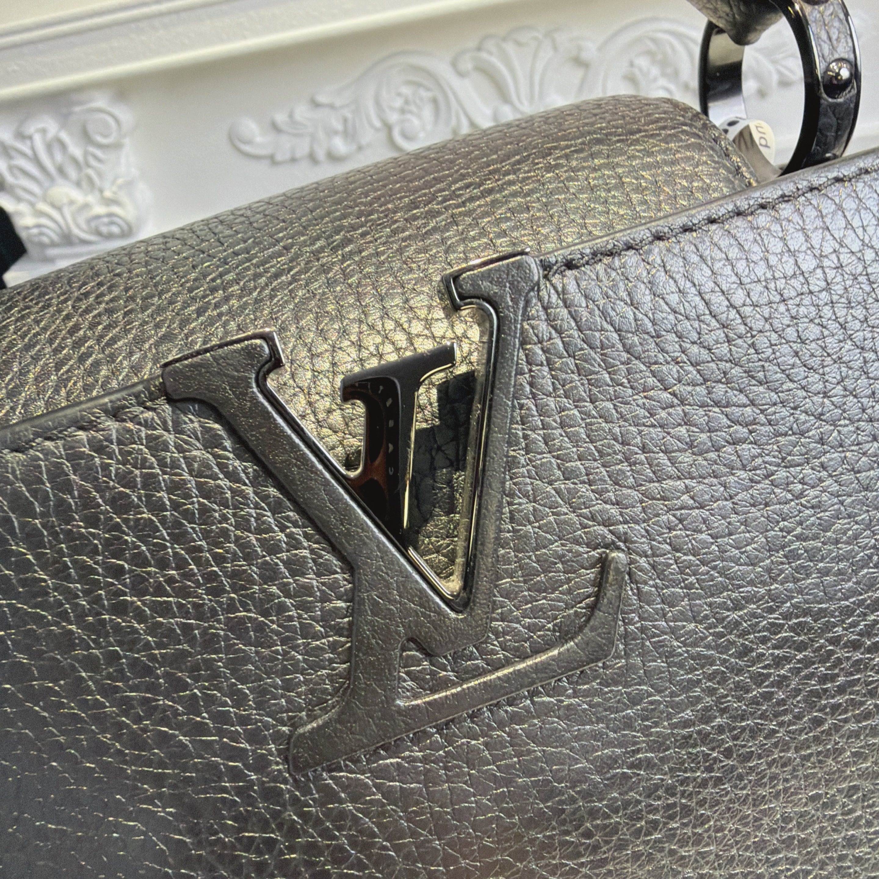 【#064】Pre-owned Louis Vuitton Capucines MM Black Noir Taurillon Leather Top Handle Bag