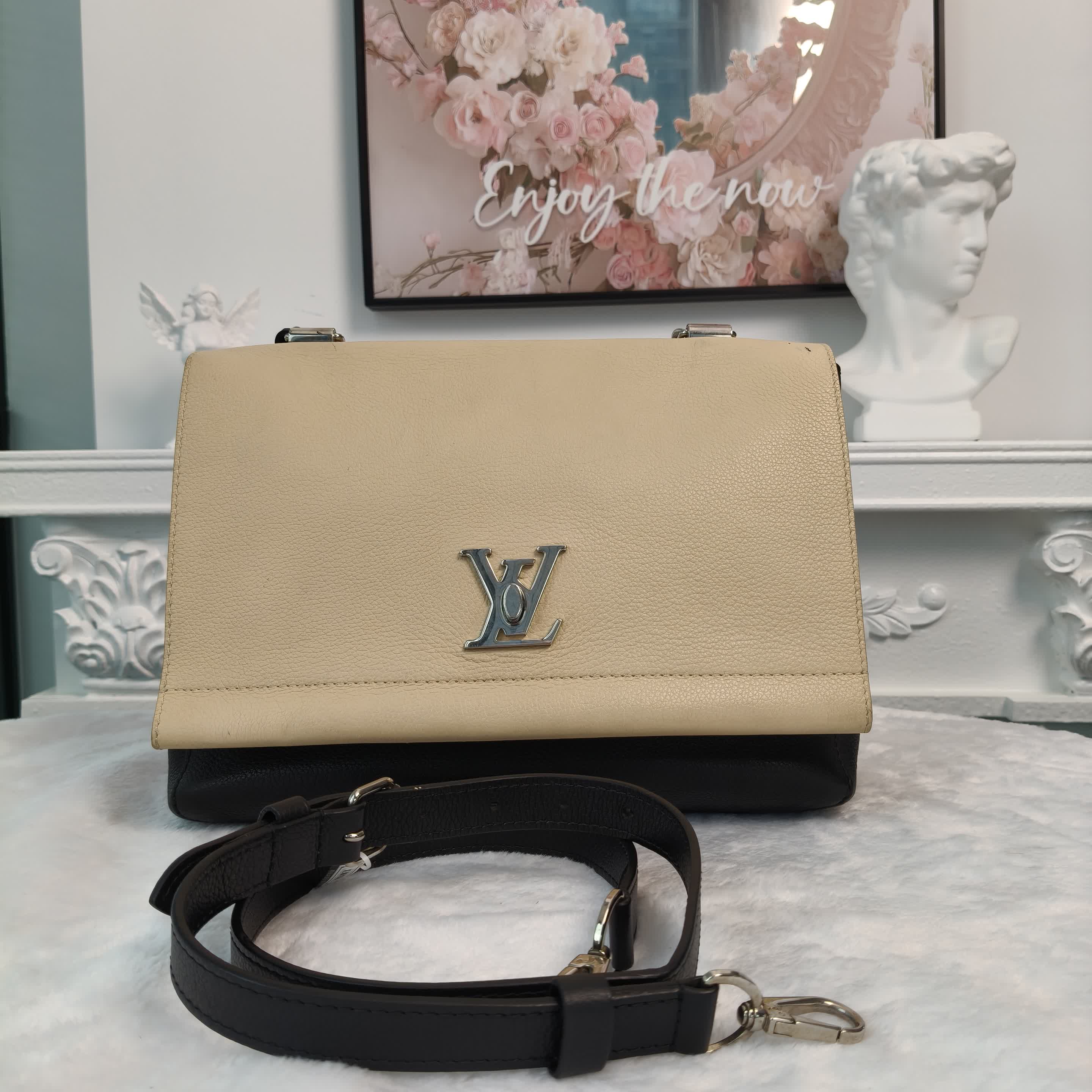 【#062】Pre-owned Louis Vuitton Lockme II Beige & Black Calfskin Leather Crossbody Bag