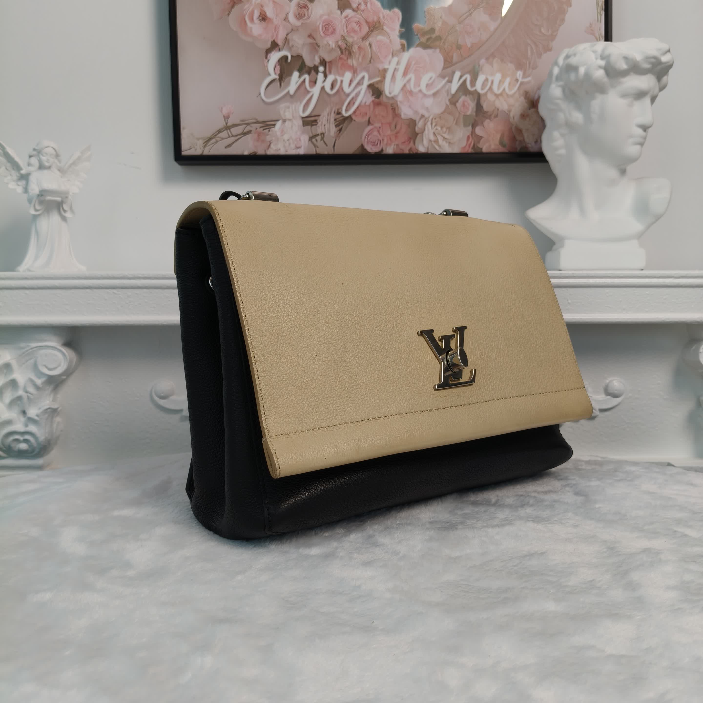 【#062】Pre-owned Louis Vuitton Lockme II Beige & Black Calfskin Leather Crossbody Bag