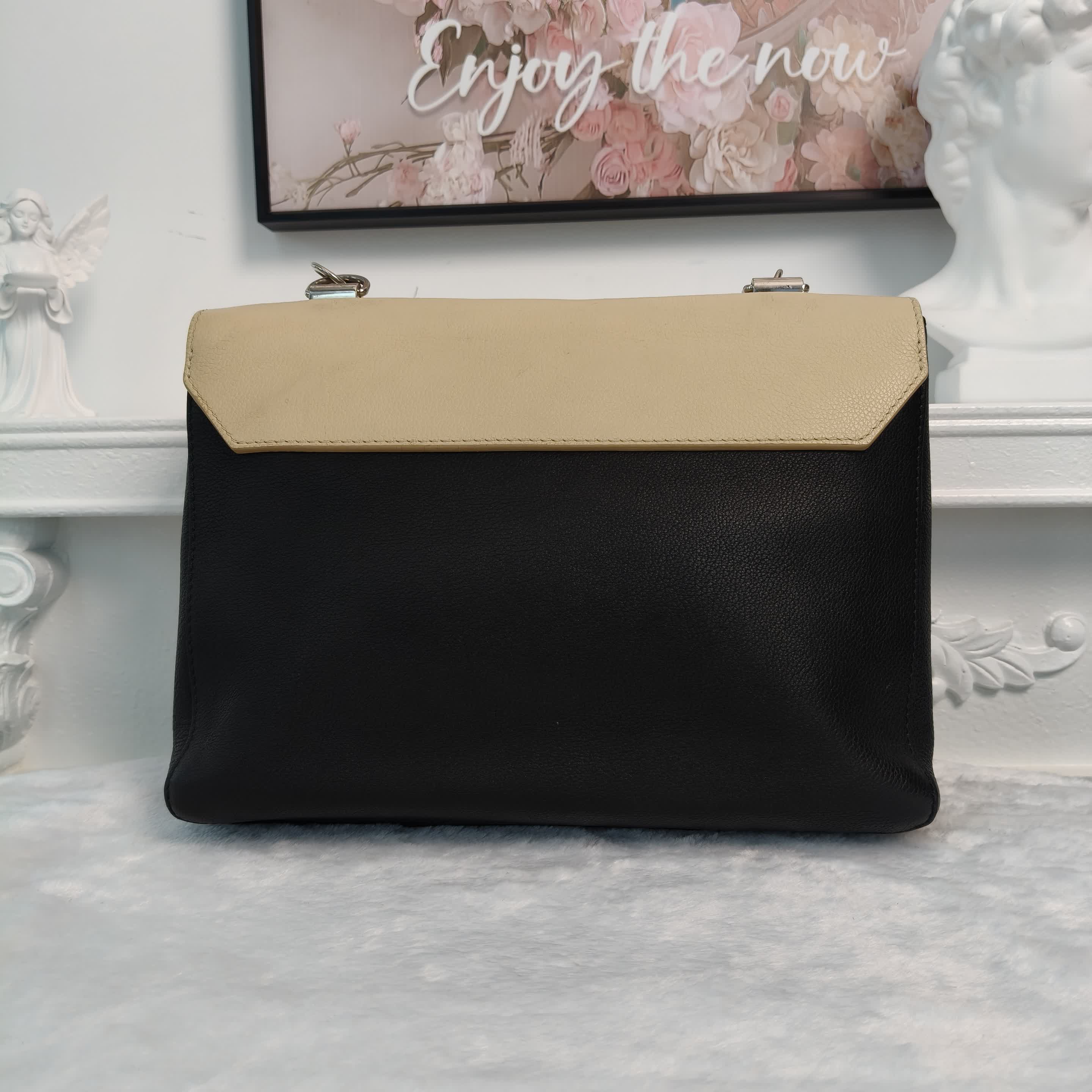 【#062】Pre-owned Louis Vuitton Lockme II Beige & Black Calfskin Leather Crossbody Bag