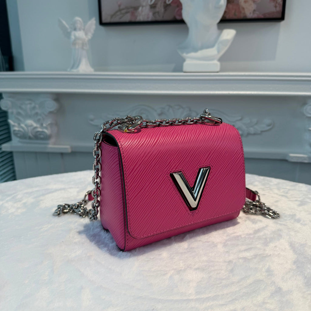【#055】Pre-owned Louis Vuitton Essential V Mini Hot Pink Epi Leather Chain Crossbody BagHZ2602070&&