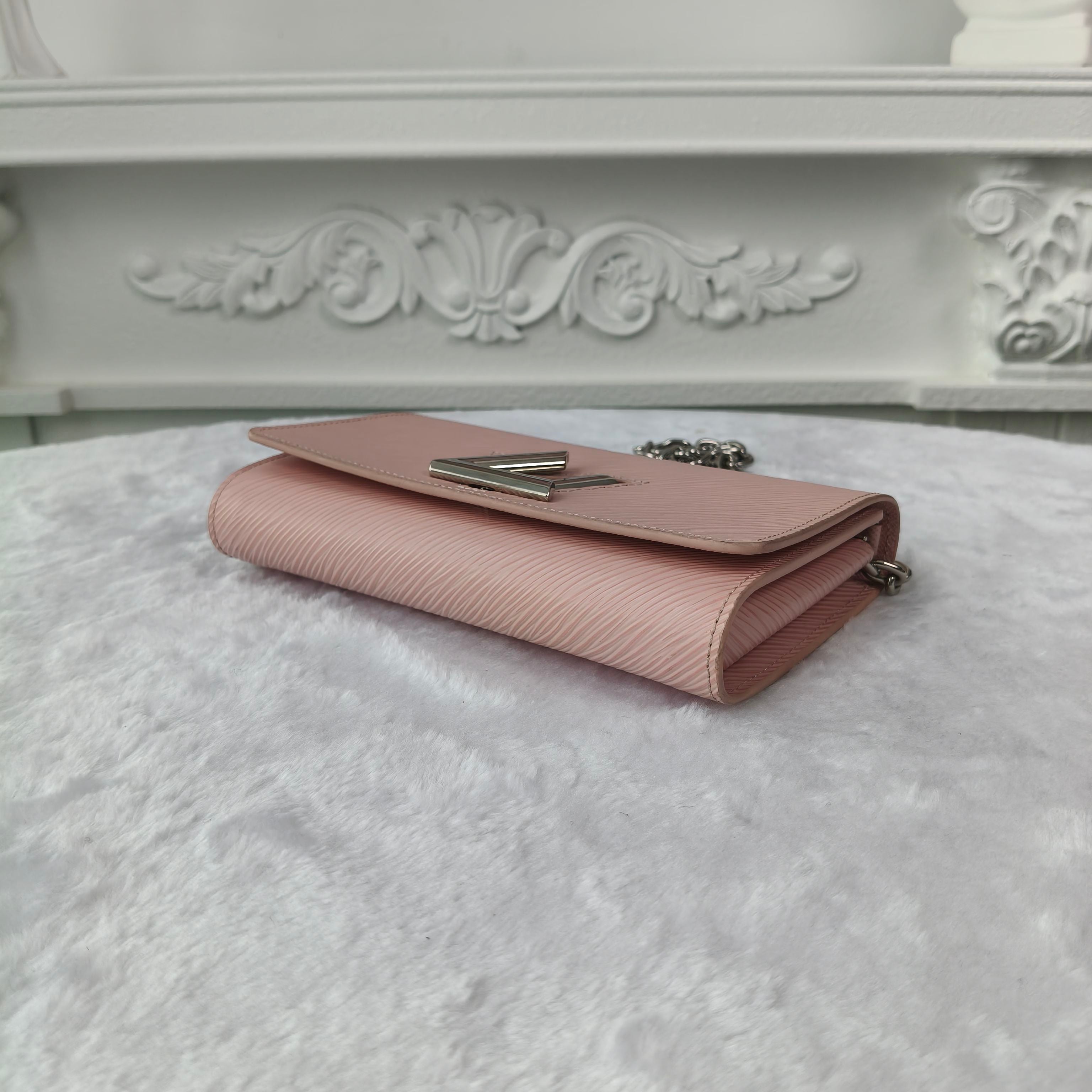 【#039】Pre-owned Louis Vuitton Twist Wallet On Chain Pink Epi Leather Crossbody BagHZ2603060&&