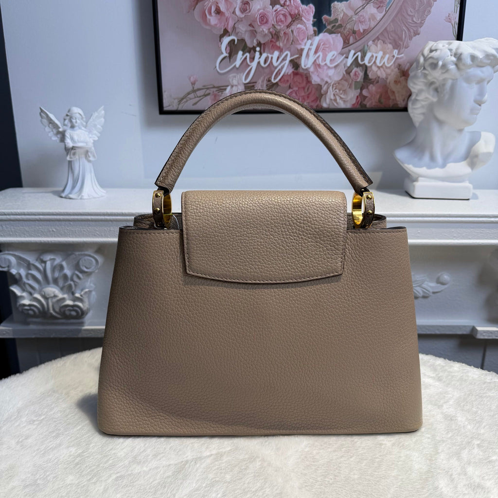 【#057】Pre-owned Louis Vuitton Capucines MM Galet Taurillon Leather Top Handle Bag
