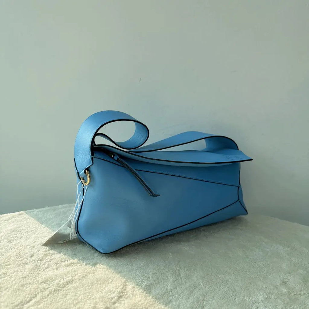 【#104】Pre-owned Loewe Puzzle Hobo Blue Calfskin Hobo HZ251218022