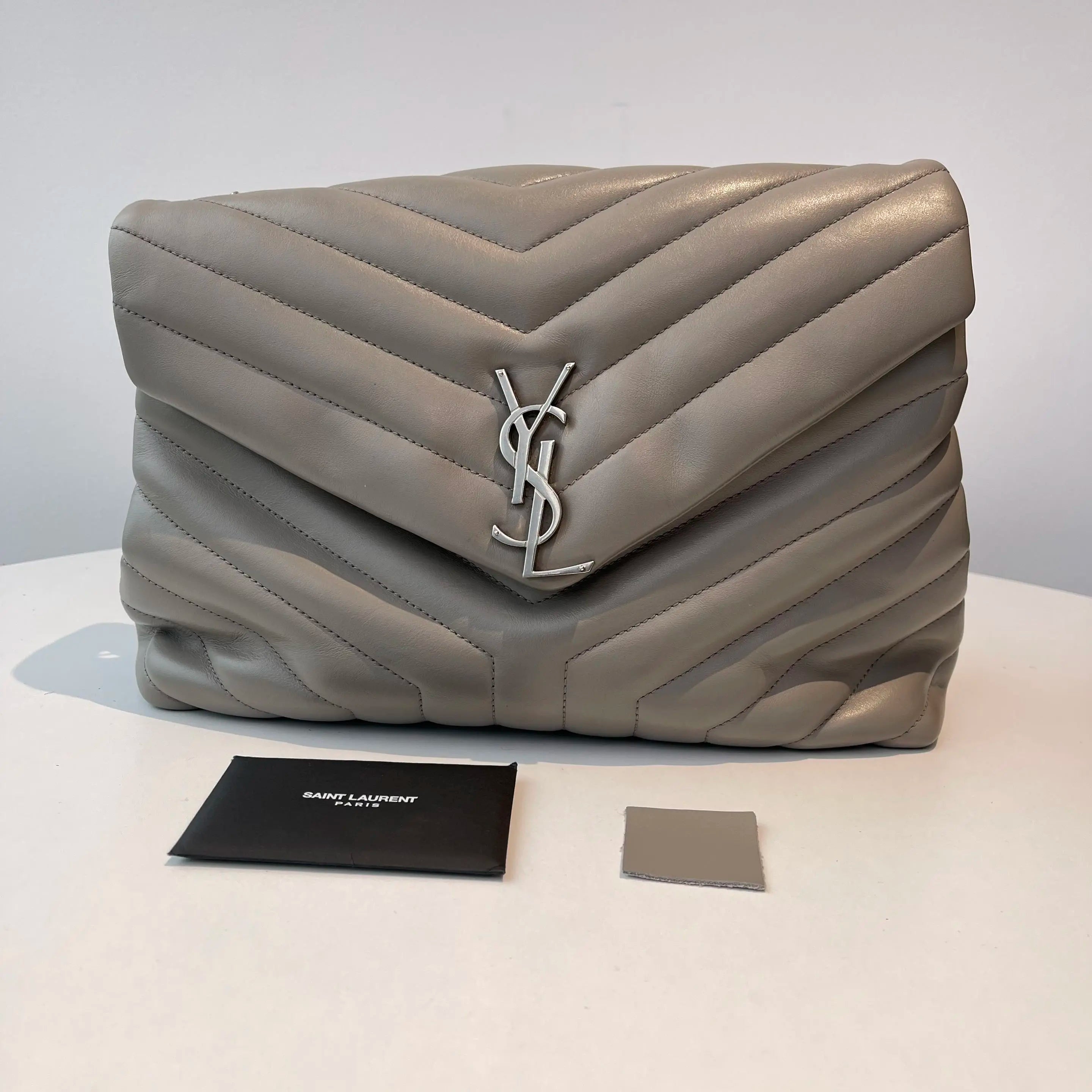 【#126】Pre-owned YSL LouLou Puffer Medium Grey Calfskin Shoulder Bag HZ2510180&&