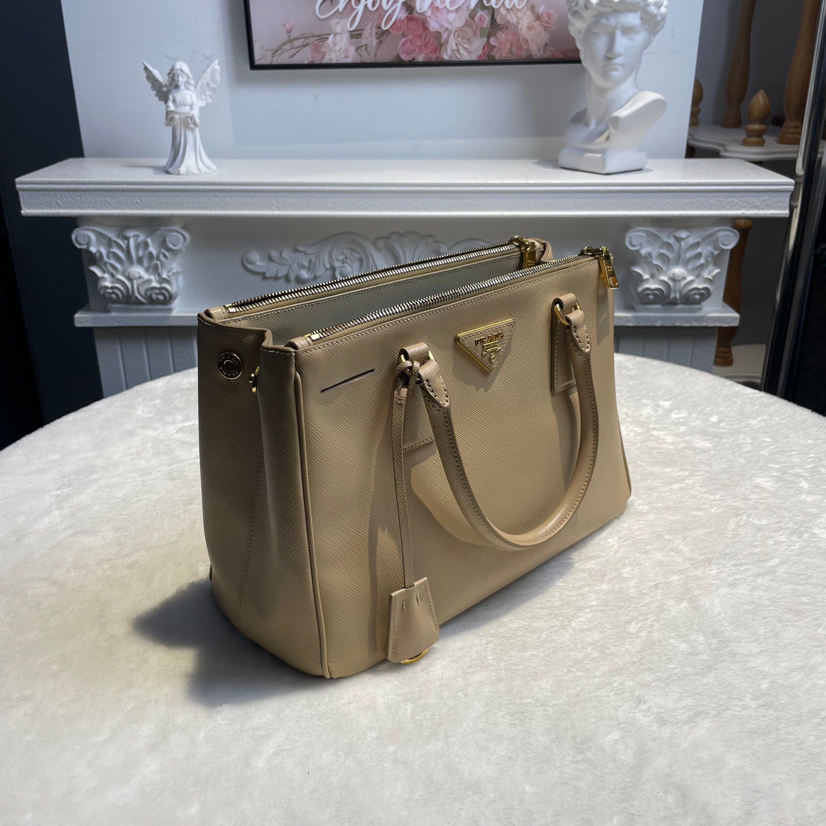 【#289】Pre-owned Prada Medium Galleria Bag Saffiano Leather in Beige with Gold-Tone Hardware