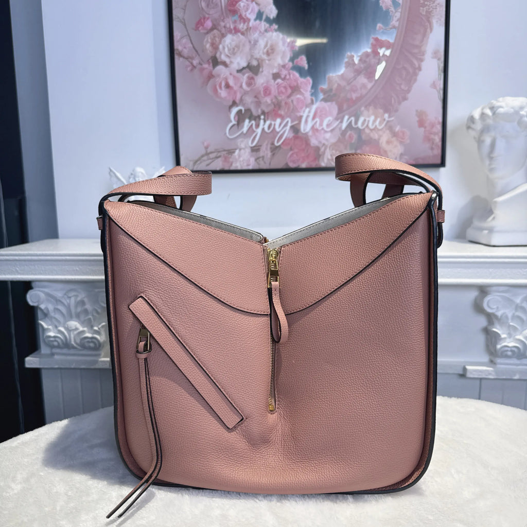 【#108】Pre-owned Loewe Hammock Small Sand color Calfskin Crossbody Bag HZ251225021