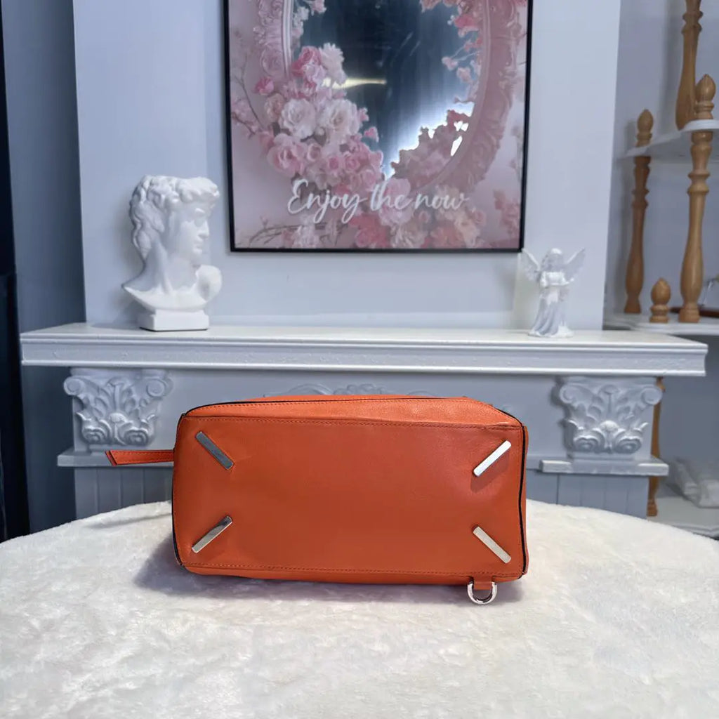 【#106】Pre-owned Loewe Puzzle Medium Orange Calfskin Crossbody bag HZ251225