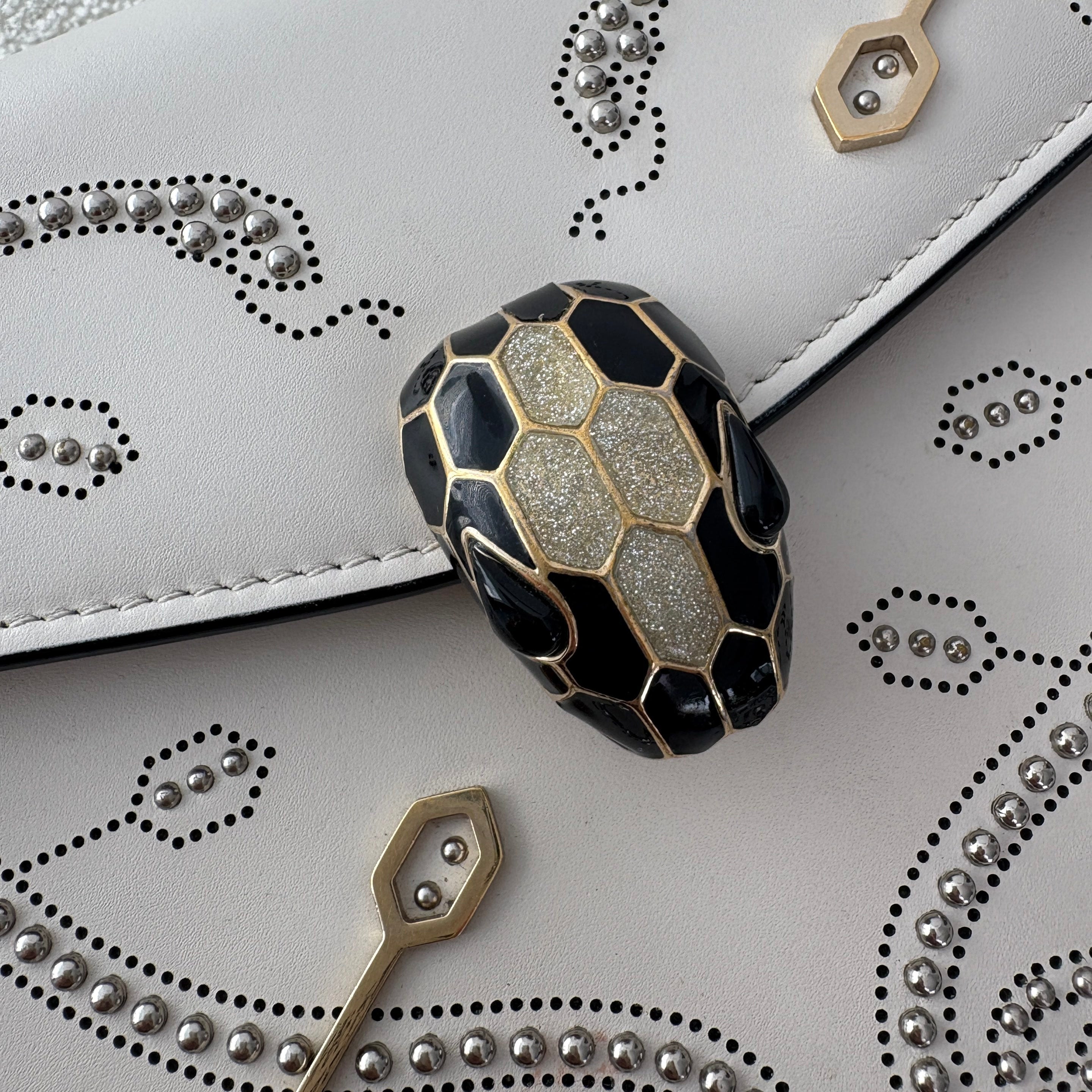 【#001】Pre-owned BVLGARI Serpenti Forever Small White Calfskin Cupid's Arrow Shoulder Bag HZ2512040&&