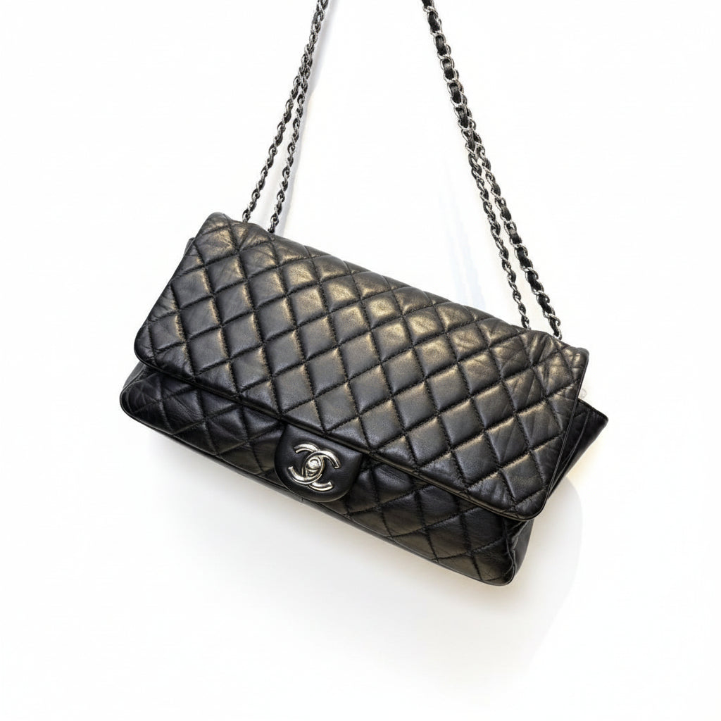 【#029】Pre-owned Chanel Medium Classic Flap Black Caviar Leather Shoulder Bag HZ251022010